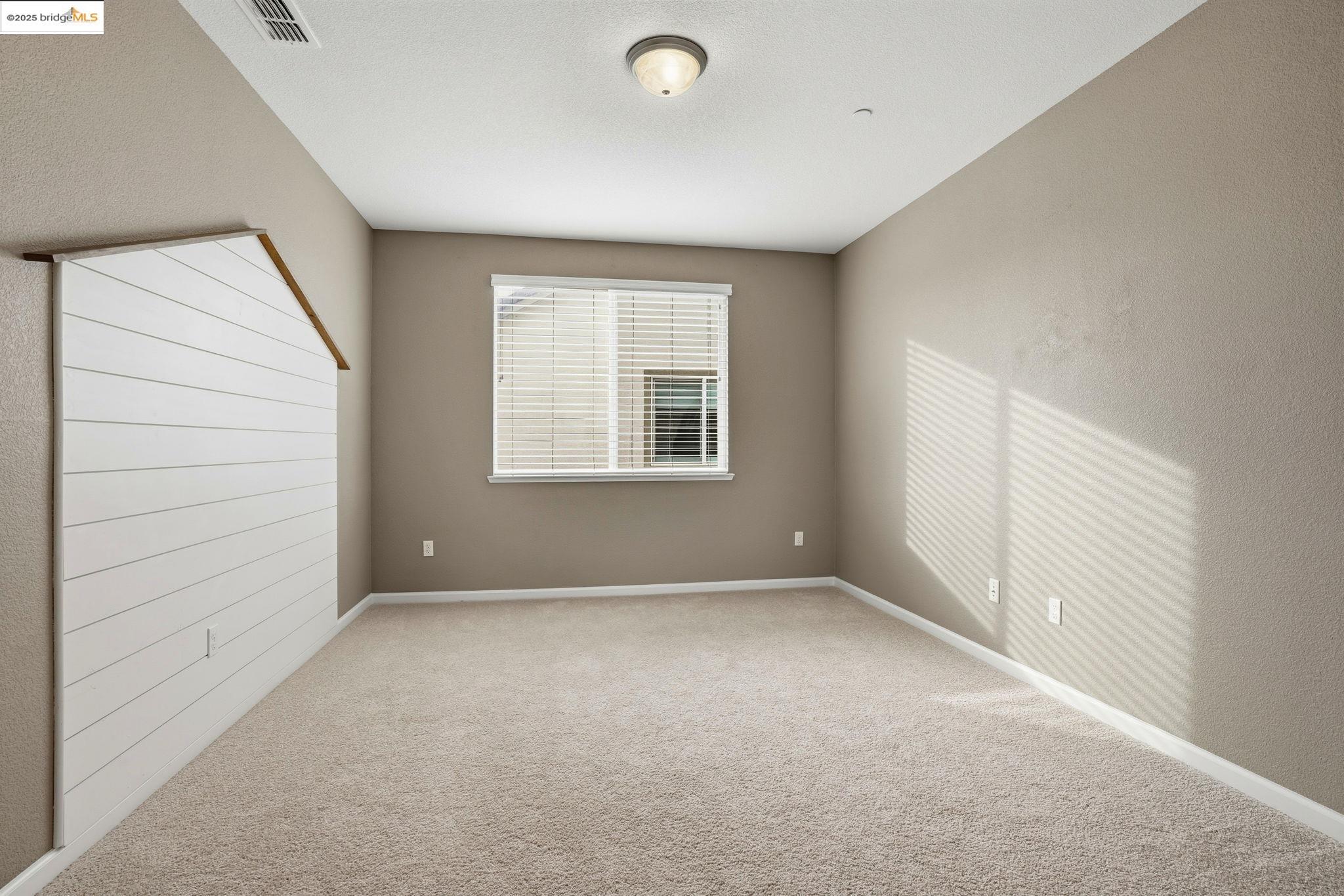 8047 Westport Cir