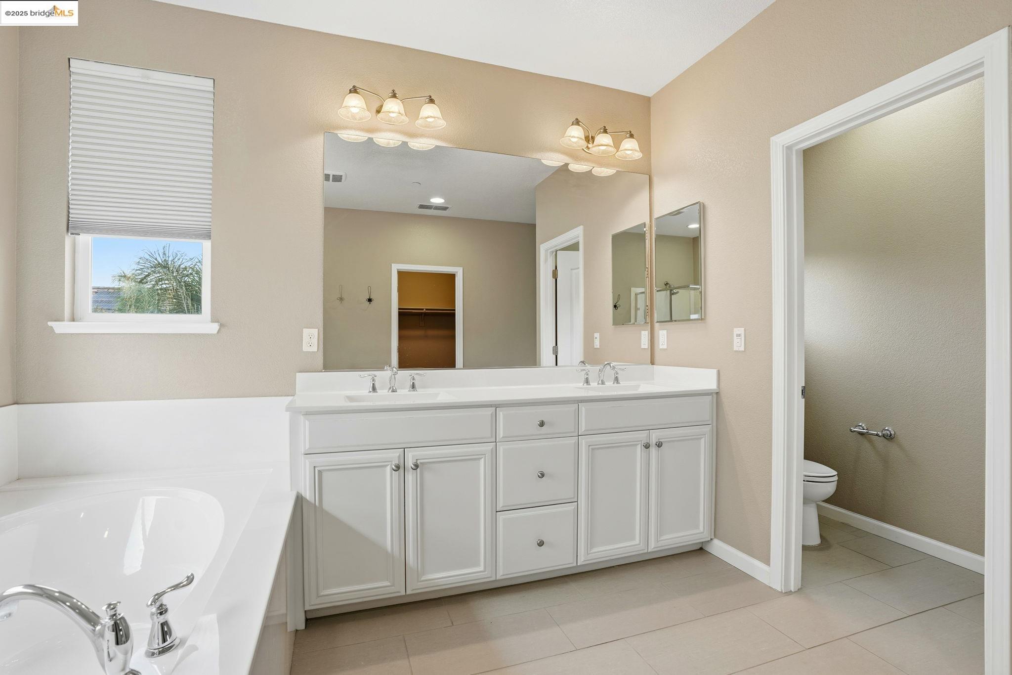 8047 Westport Cir