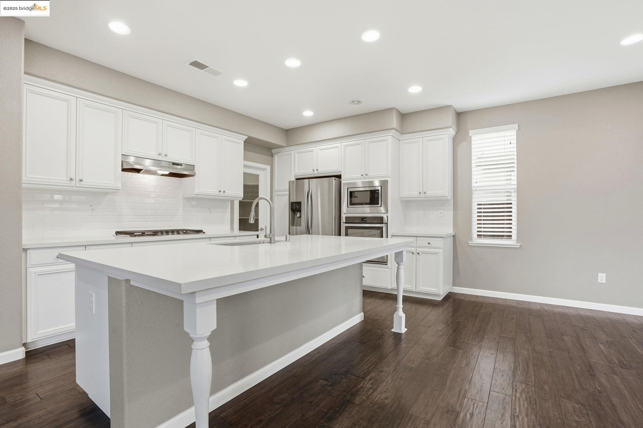 8047 Westport Cir