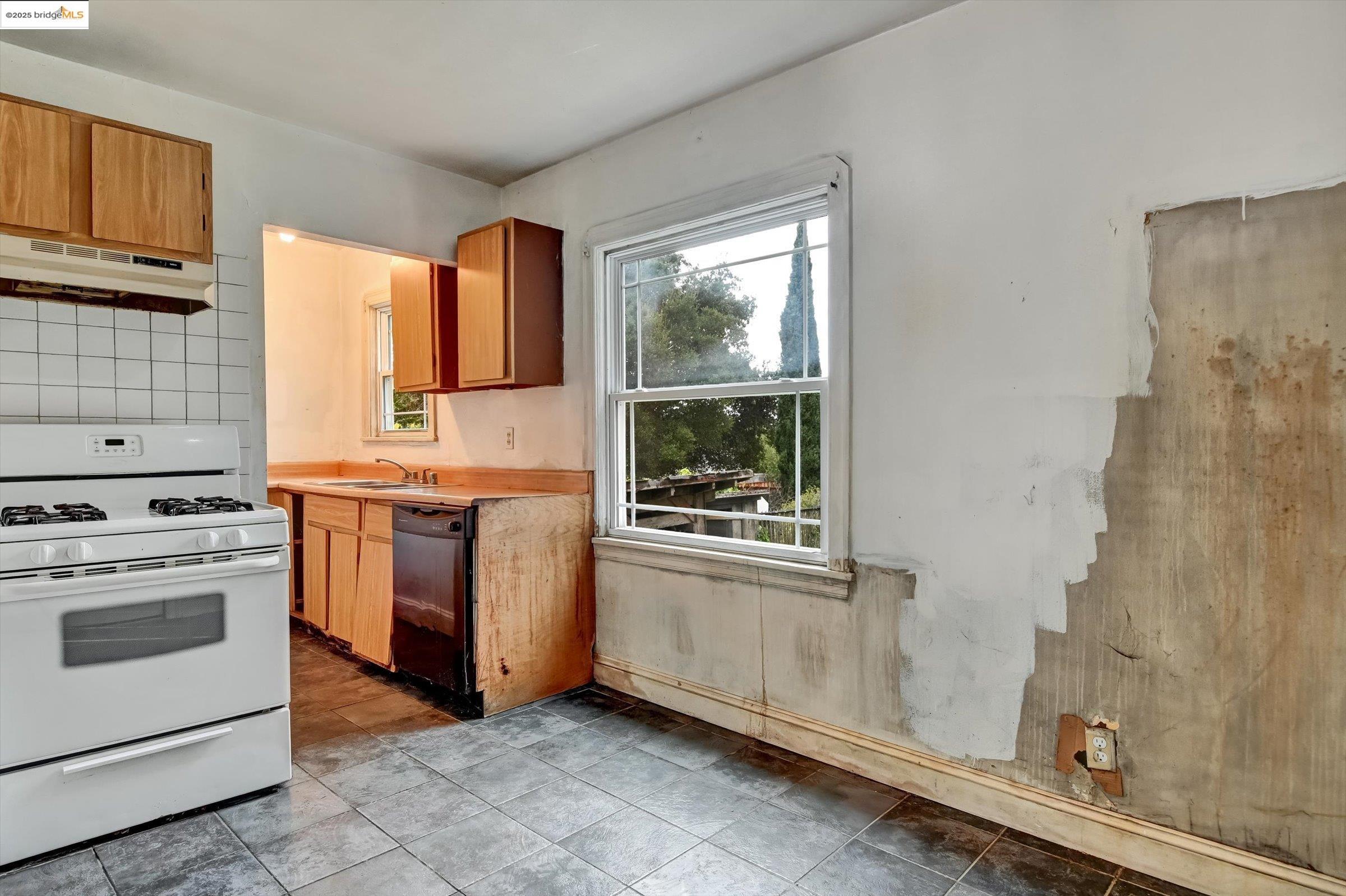 4017 Altamont Ave
