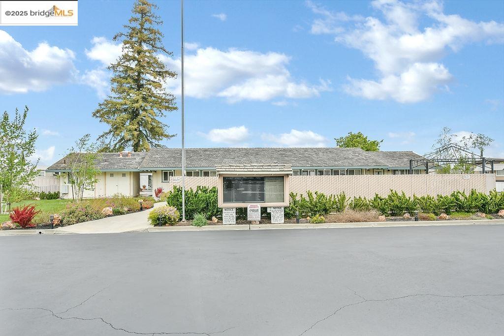 3660 Walnut Blvd # 14