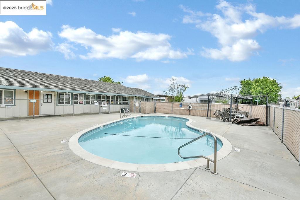 3660 Walnut Blvd # 14