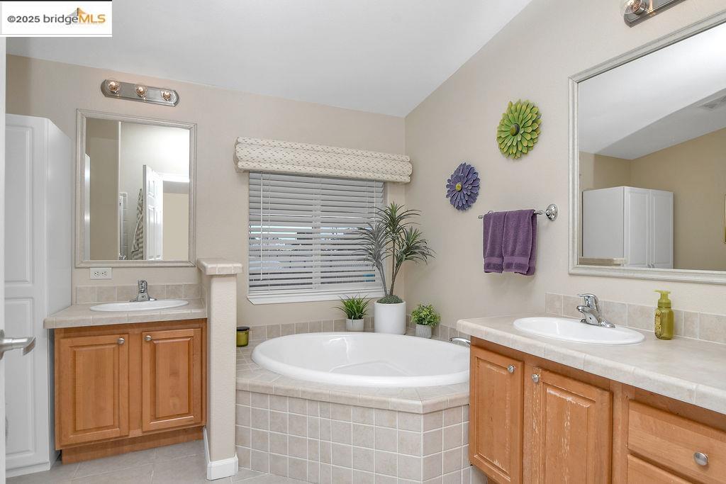 3660 Walnut Blvd # 14