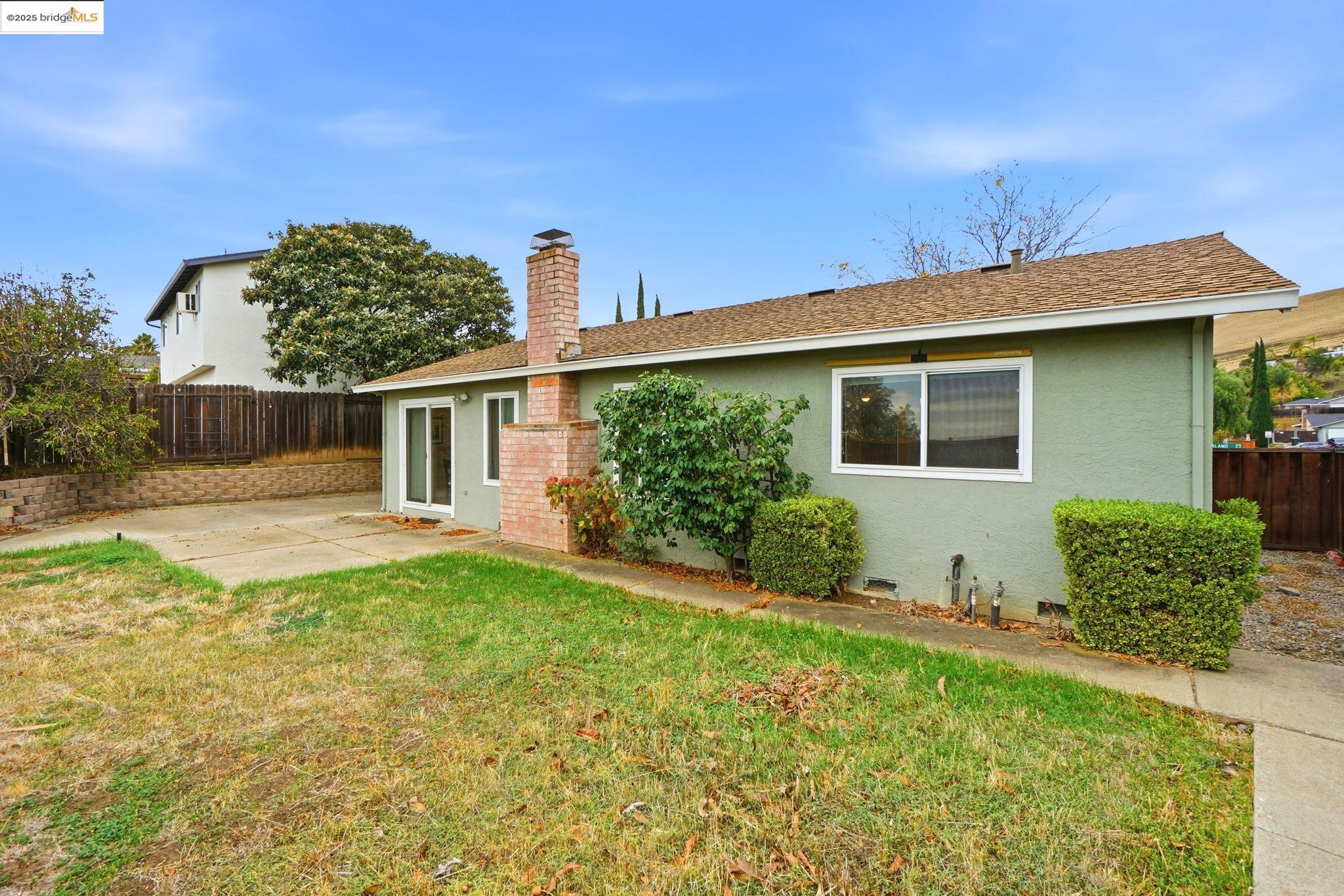 1098 Alamo Ct