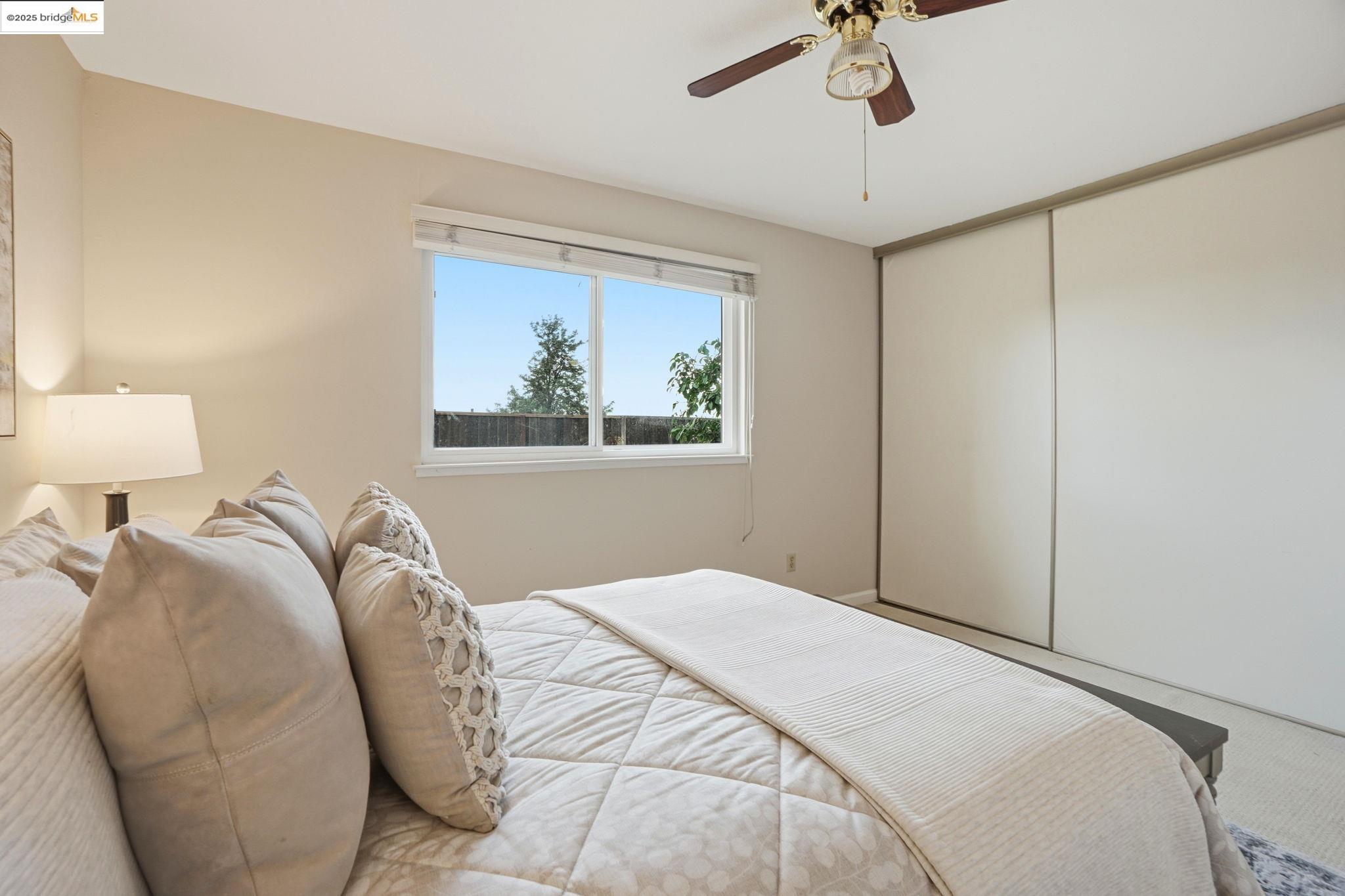 1098 Alamo Ct