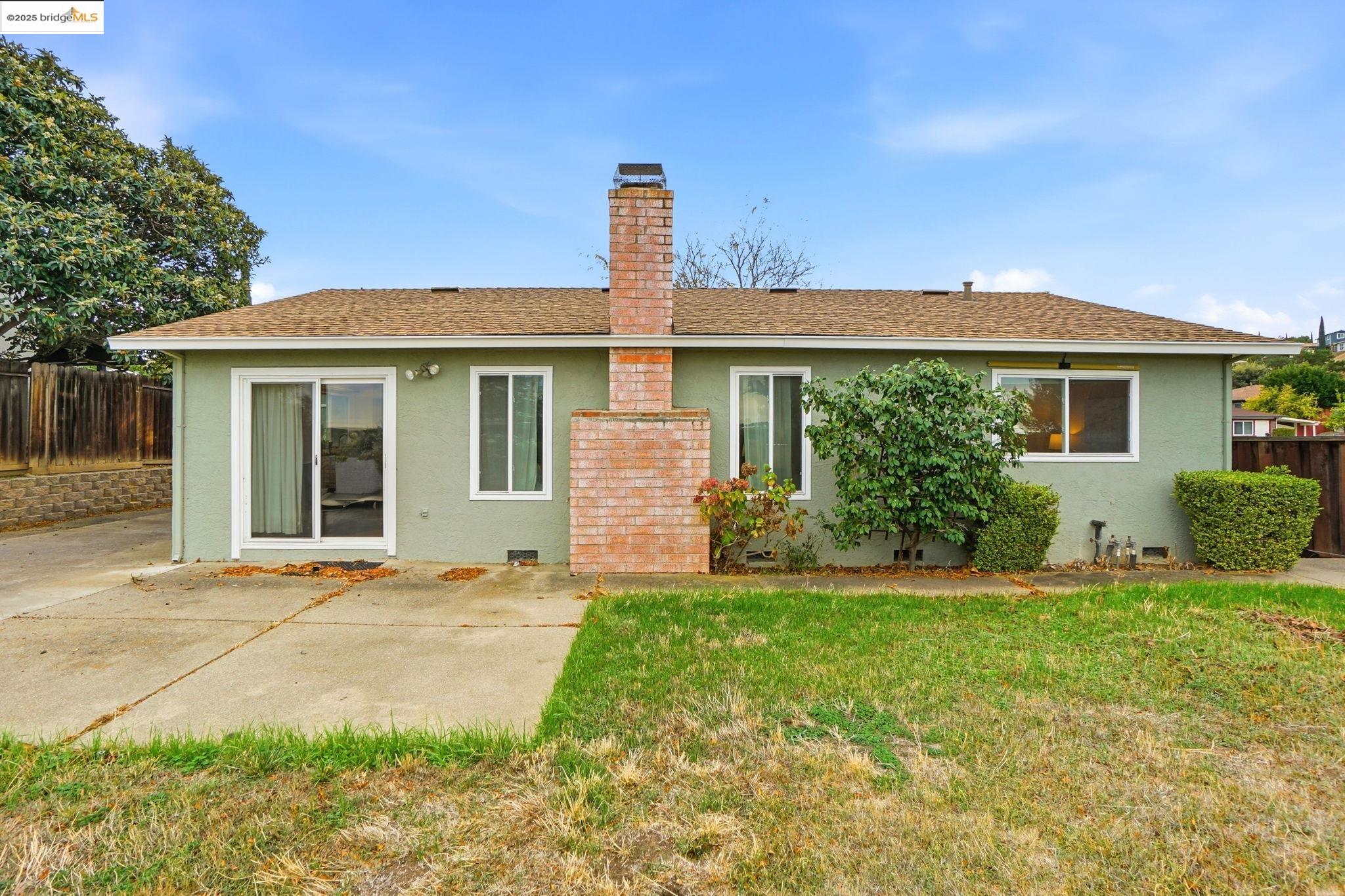 1098 Alamo Ct