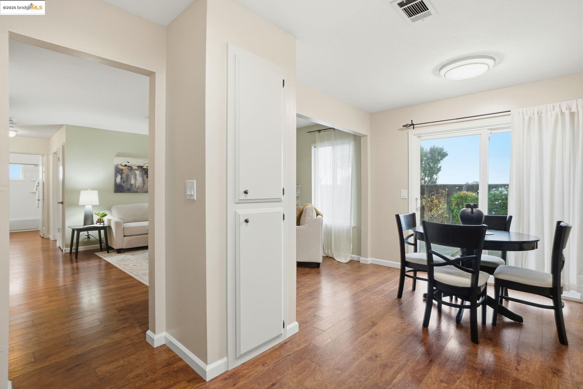 1098 Alamo Ct