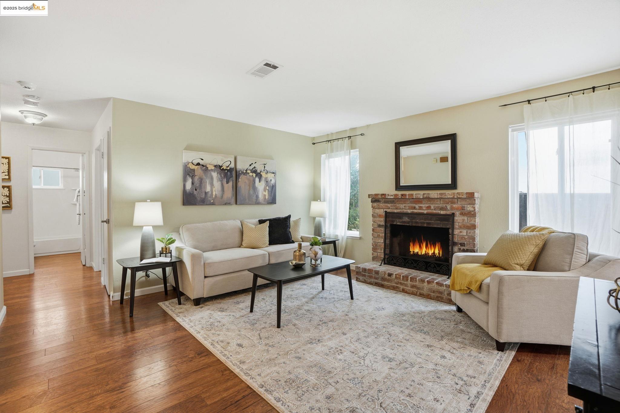 1098 Alamo Ct