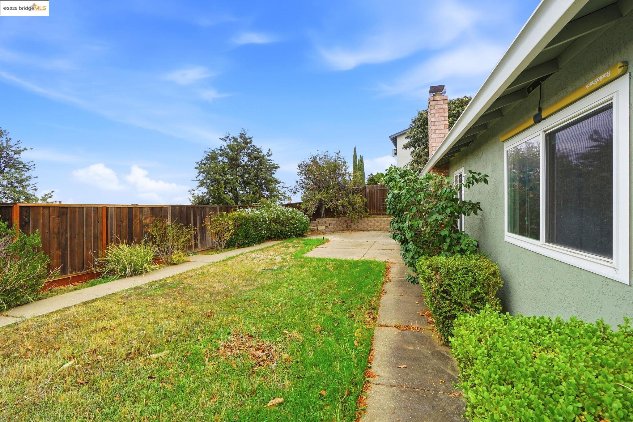 1098 Alamo Ct