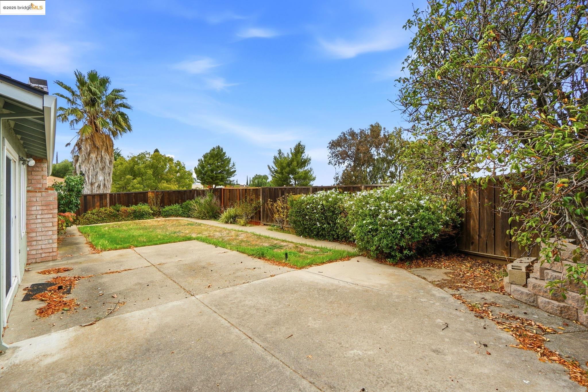 1098 Alamo Ct