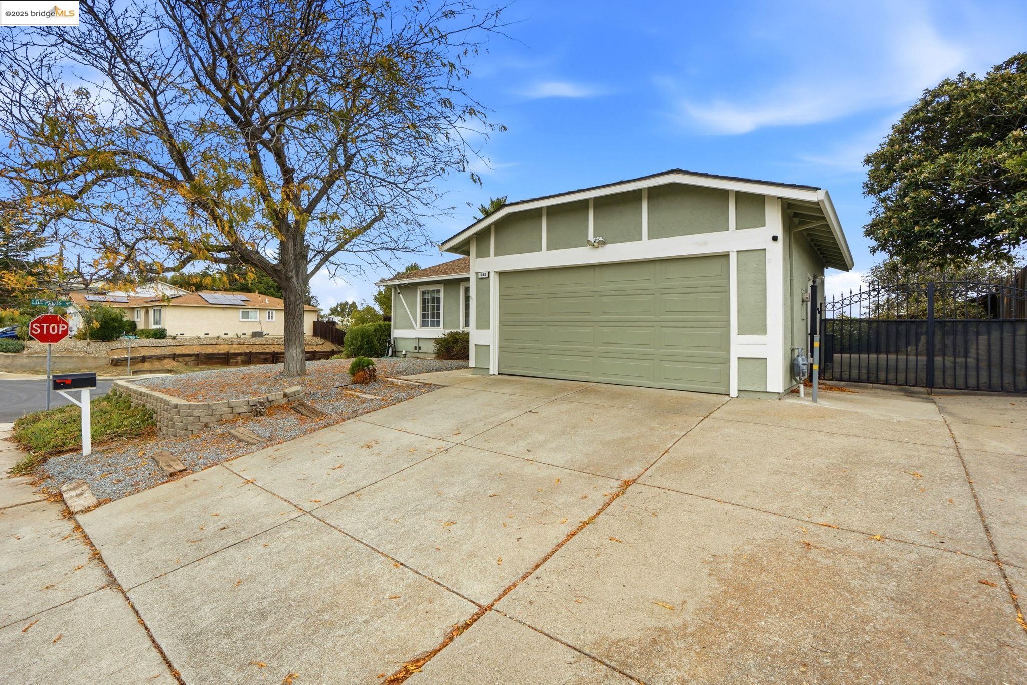 1098 Alamo Ct