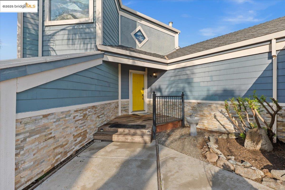 4681 Spinnaker Way