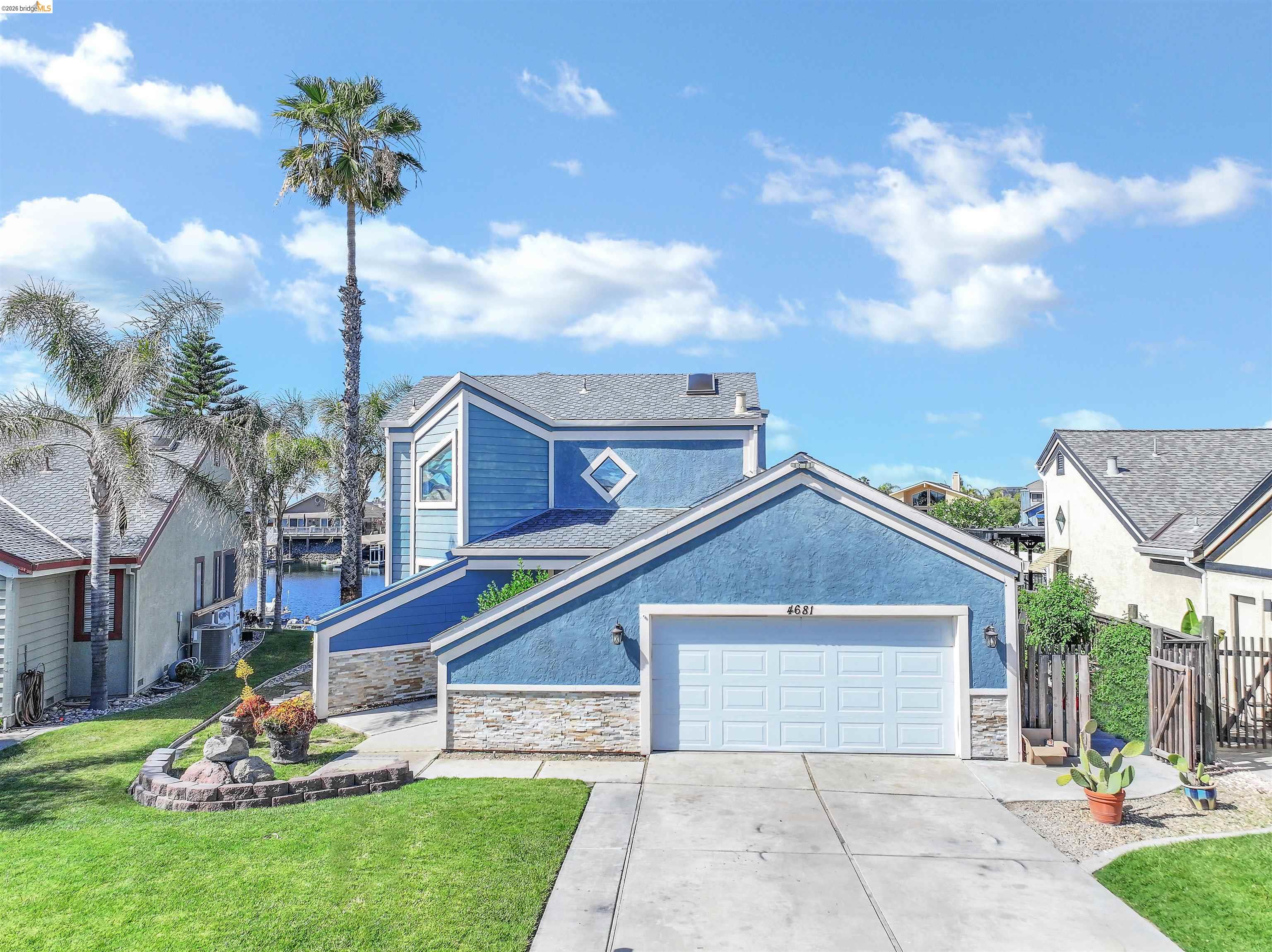 4681 Spinnaker Way