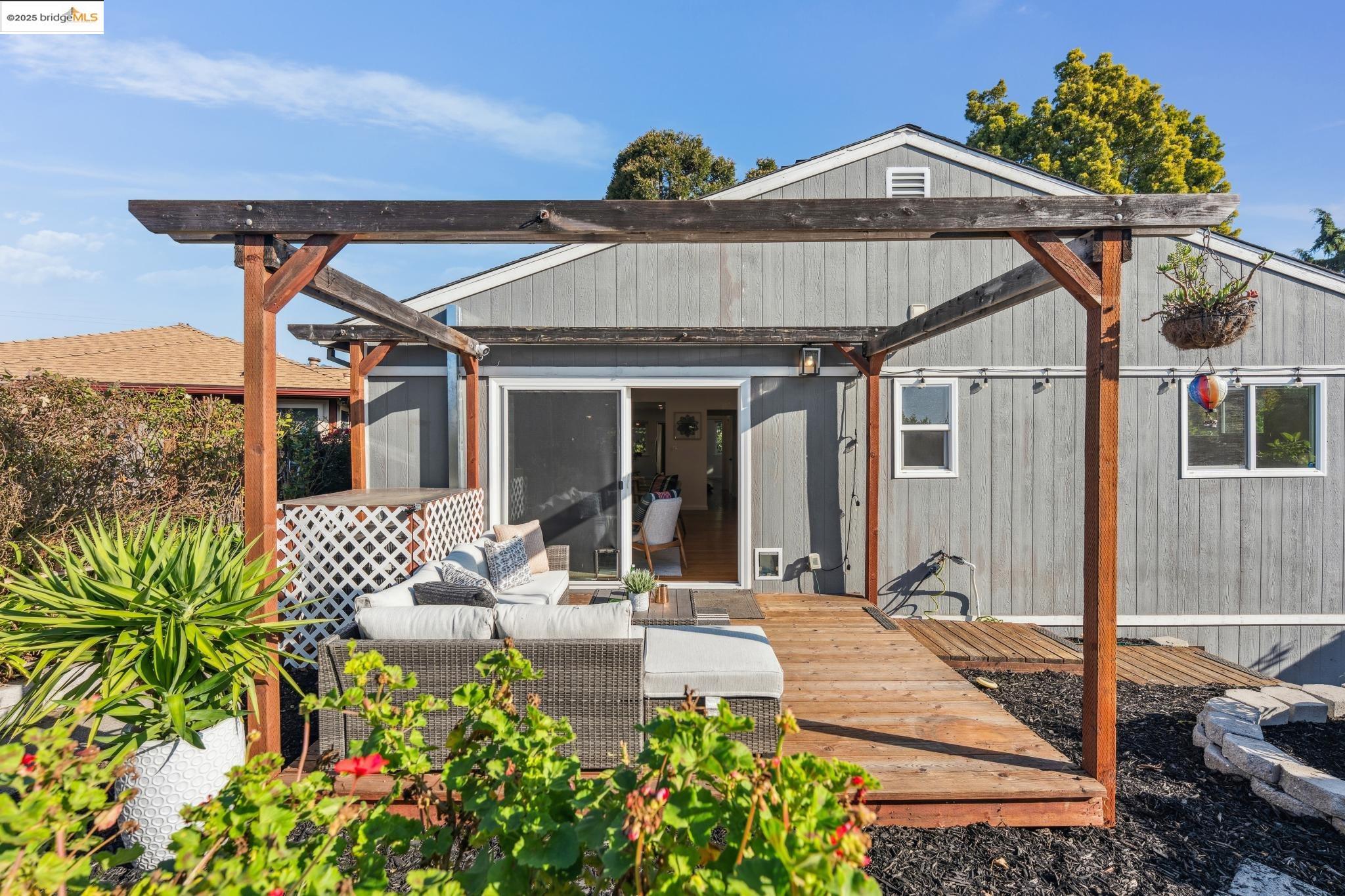 3471 Morcom Ave