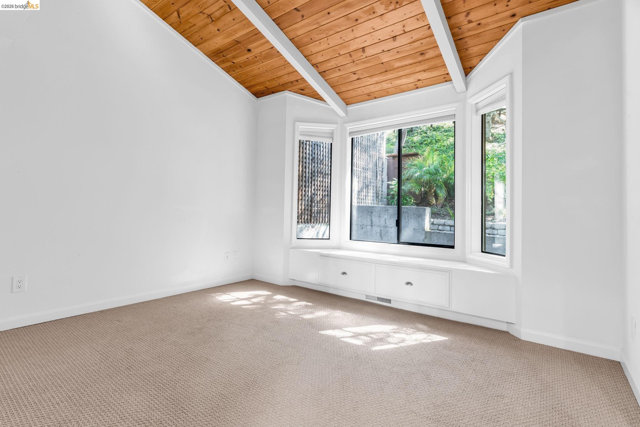 1881 Grand View Drive