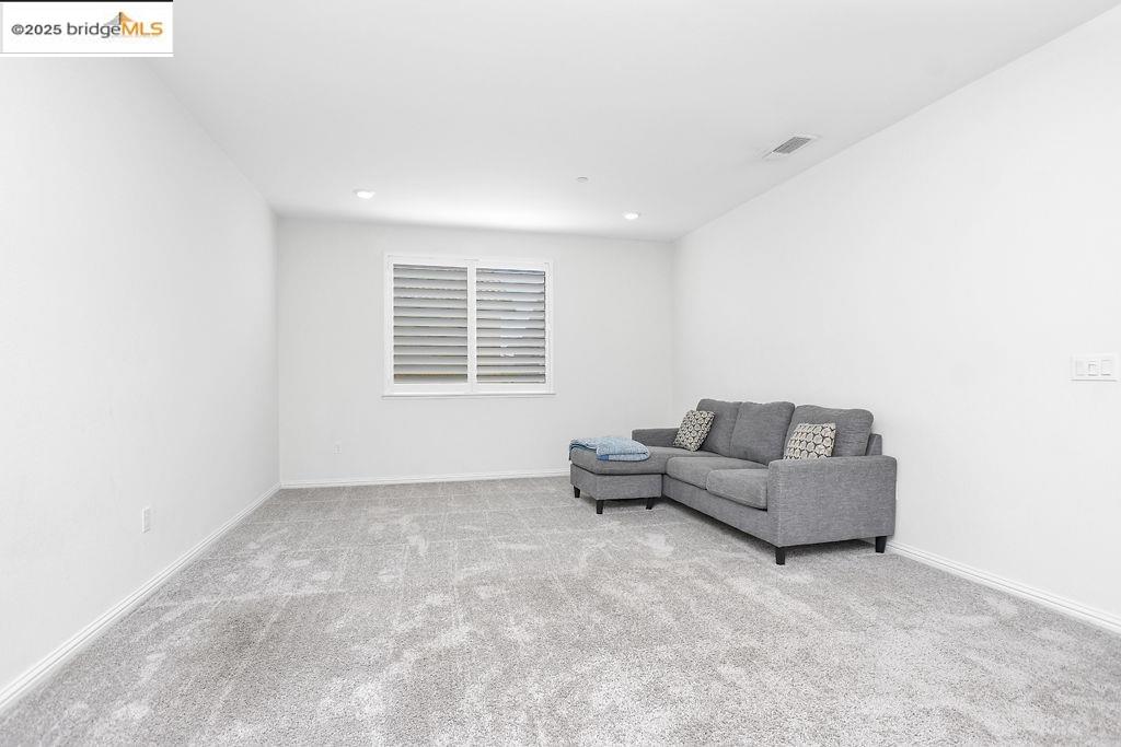 278 Sespe Creek Ave