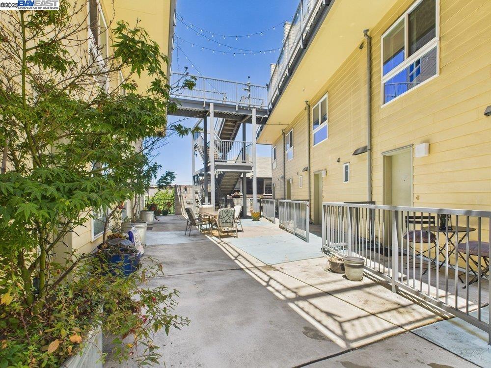 485 W Macarthur Blvd # 201