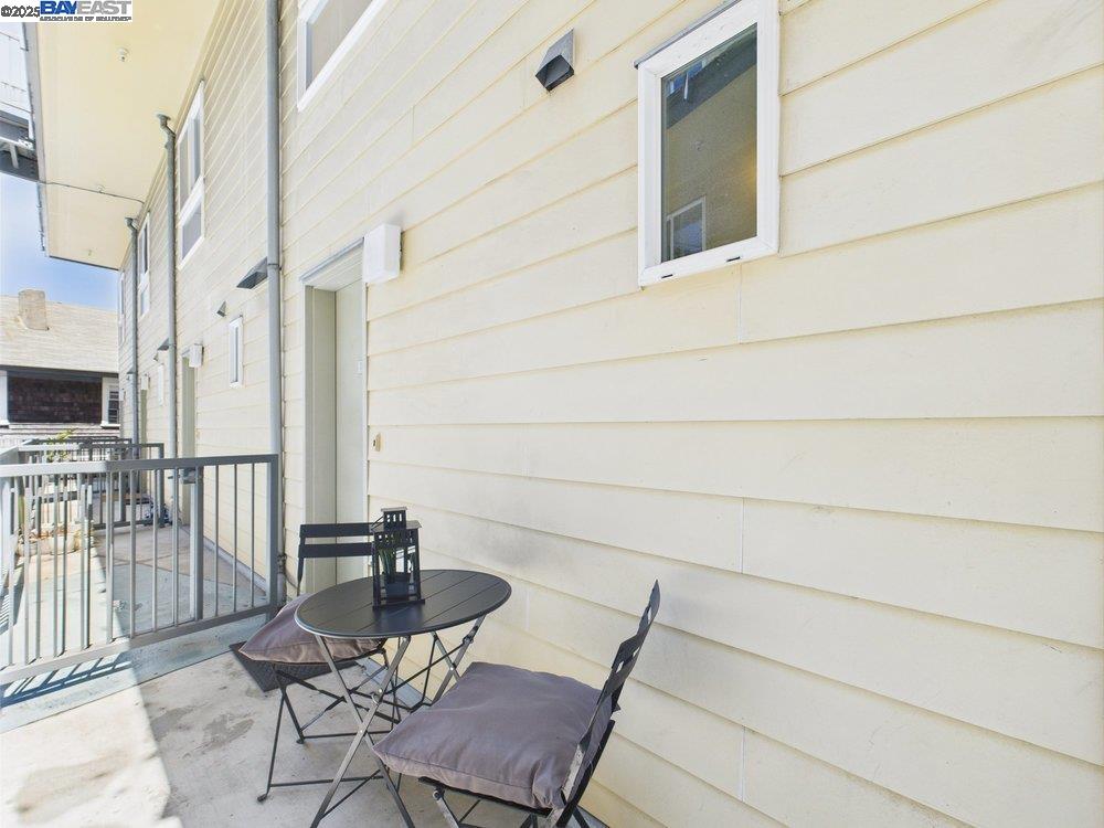 485 W Macarthur Blvd # 201