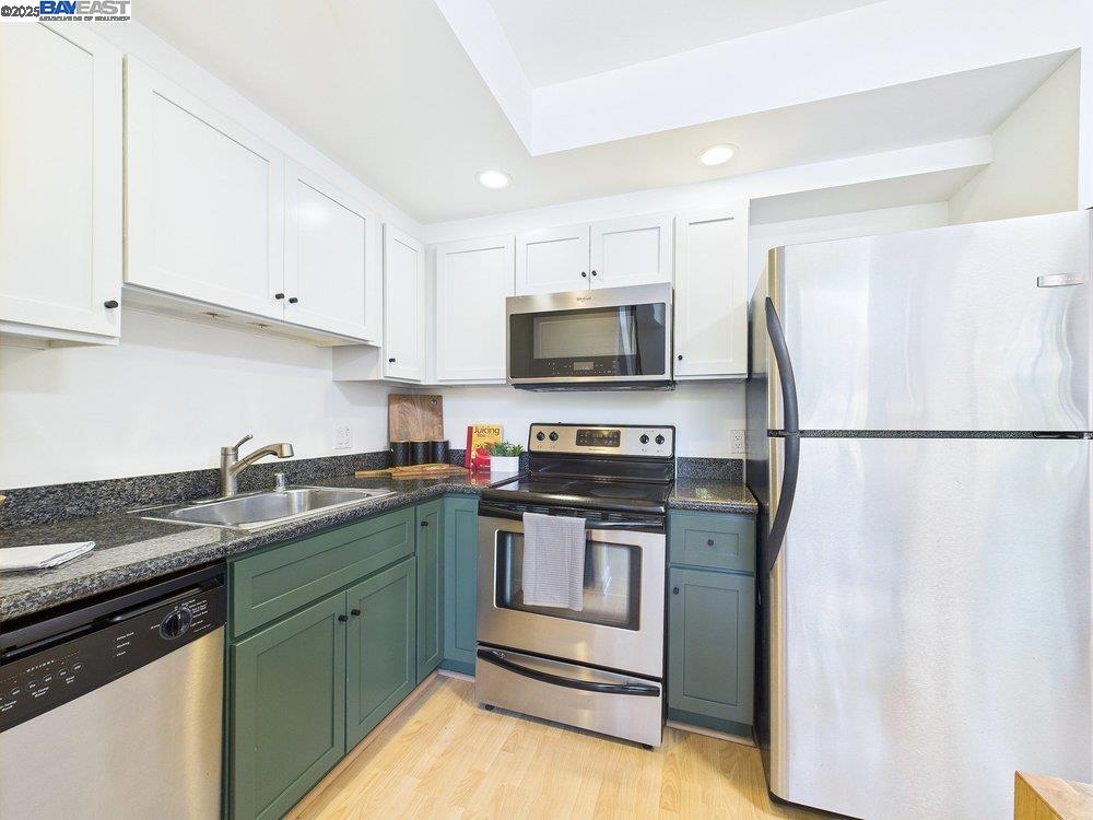 485 W Macarthur Blvd # 201