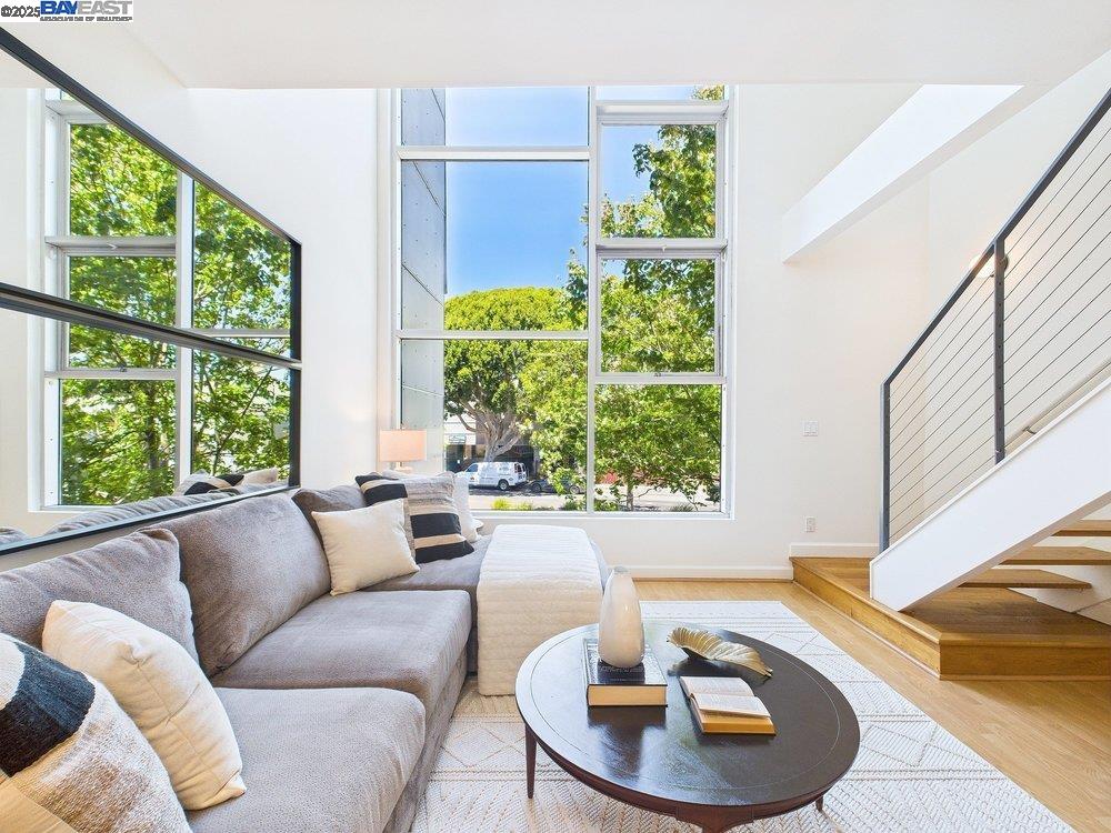 485 W Macarthur Blvd # 201