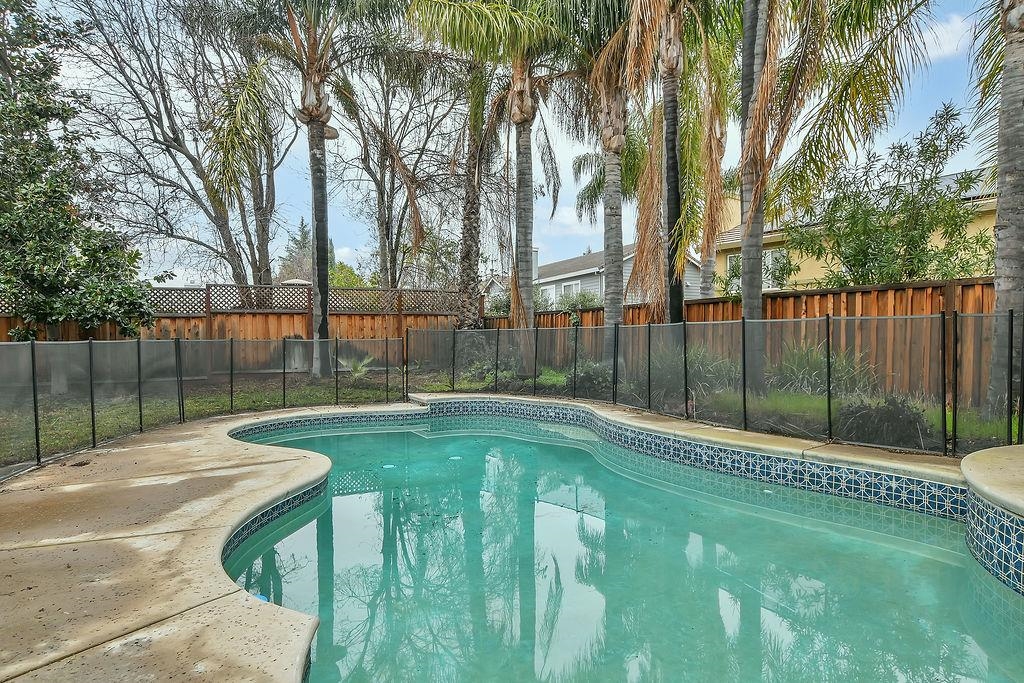 1100 Alder Creek Way