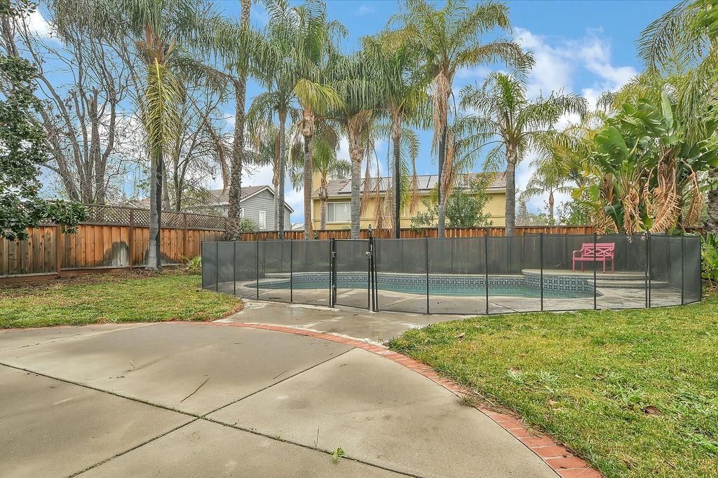 1100 Alder Creek Way