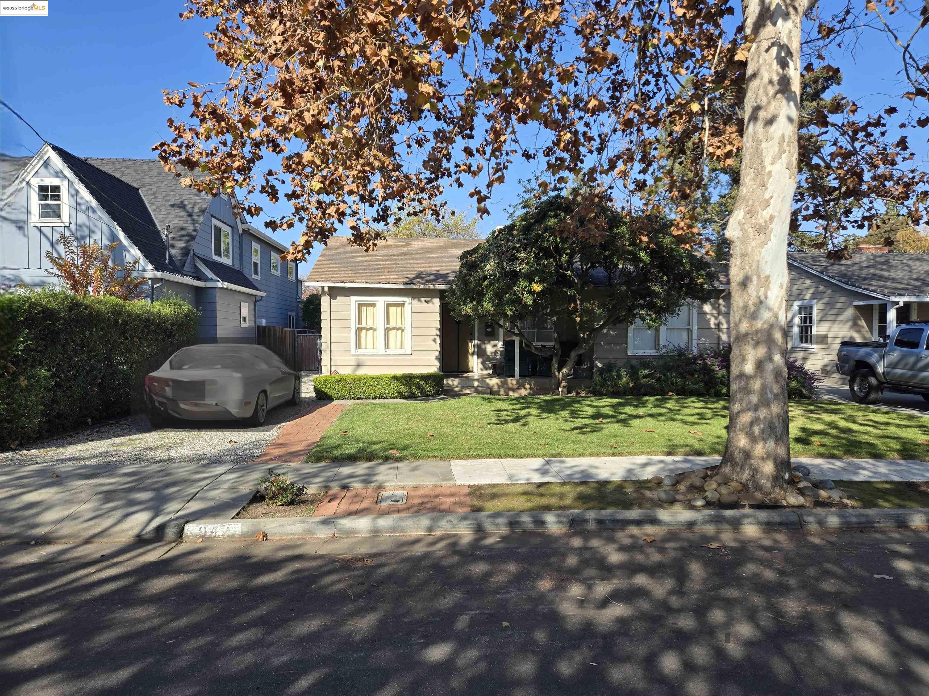 947 Terra Bella Ave