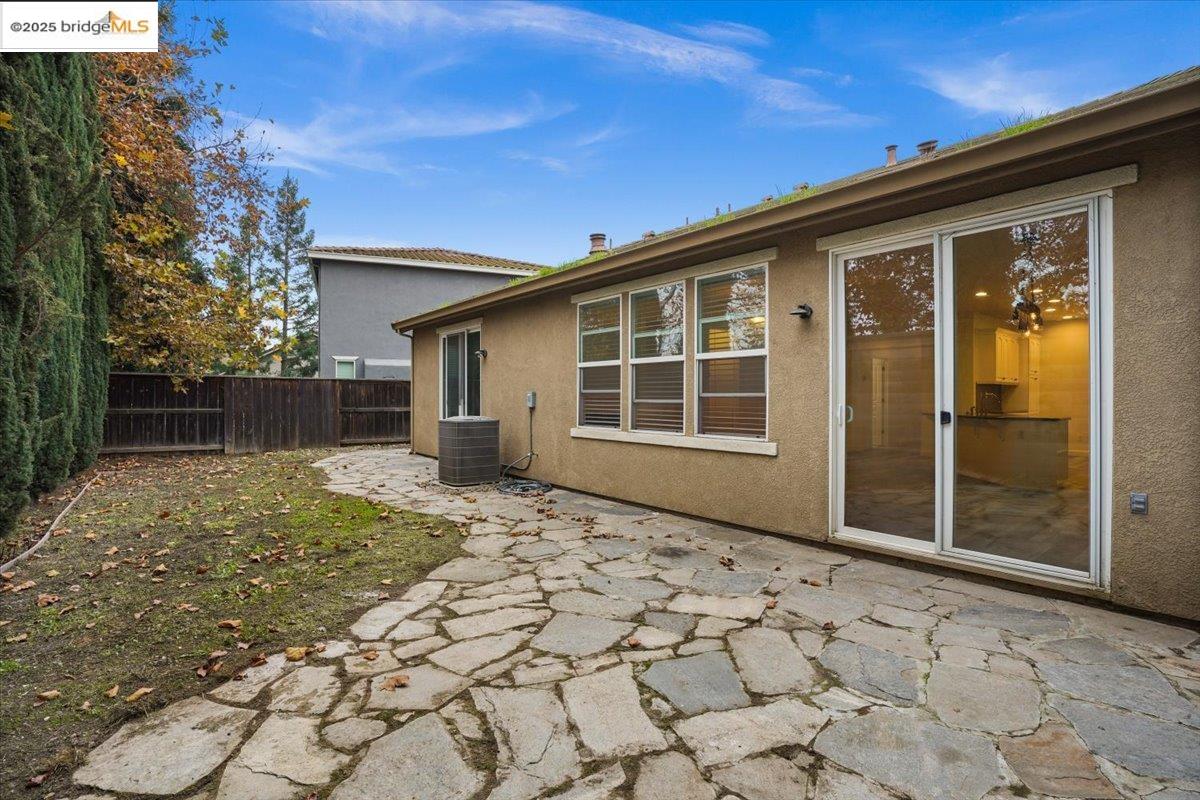 2324 Mendocino Dr