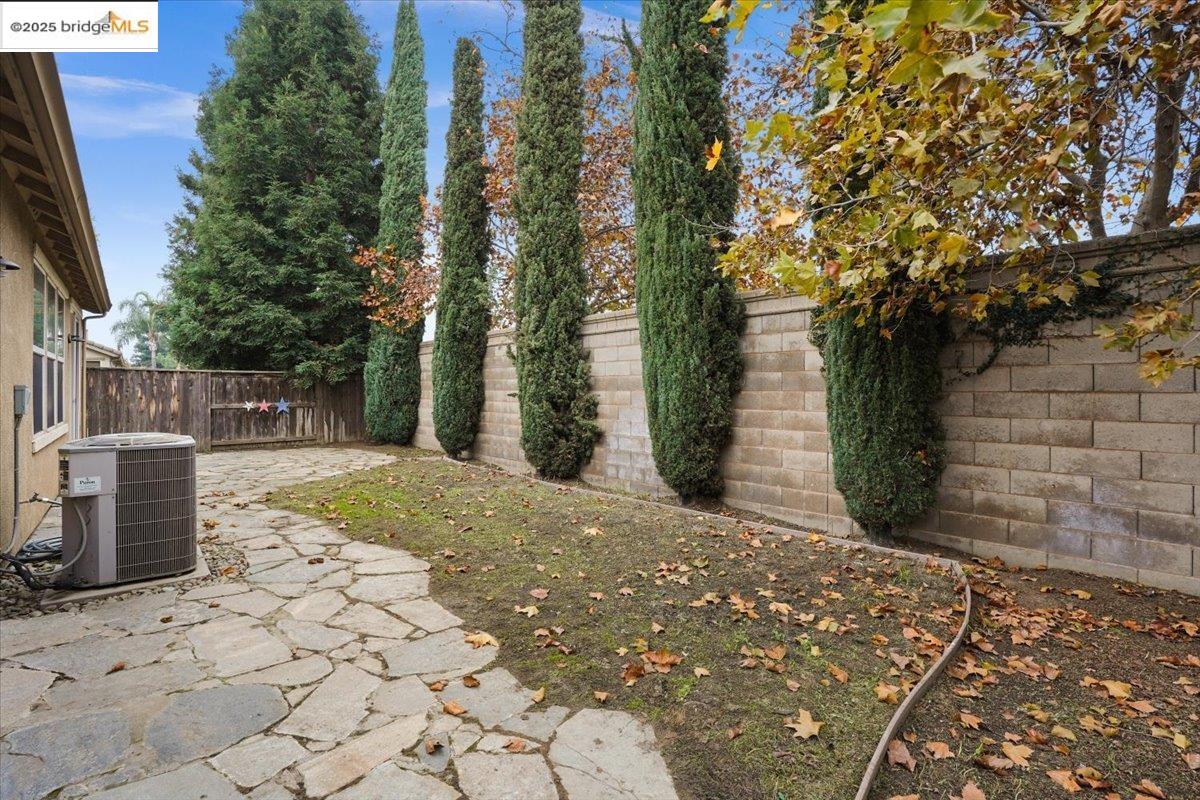 2324 Mendocino Dr