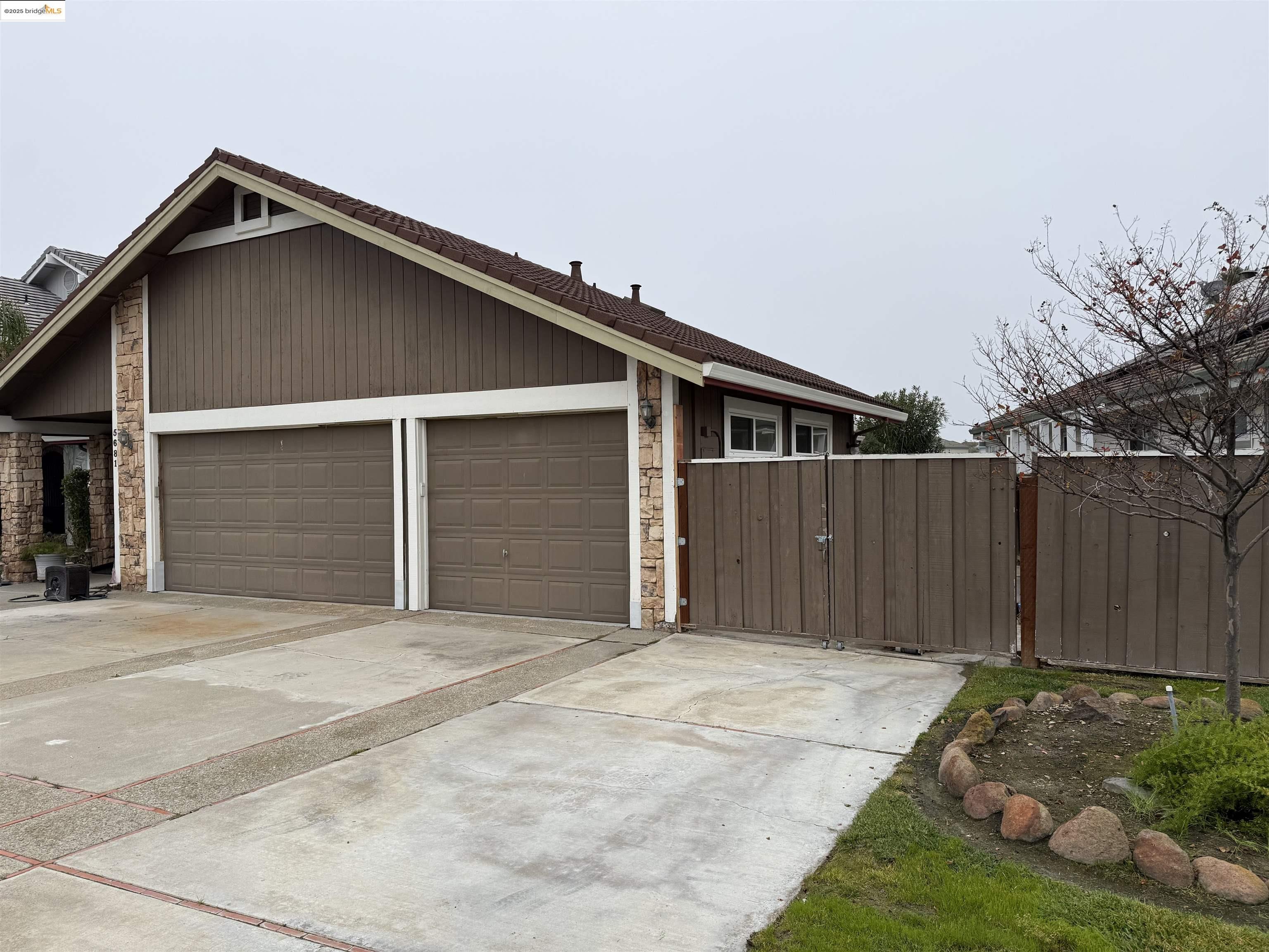 5681 Starboard Dr