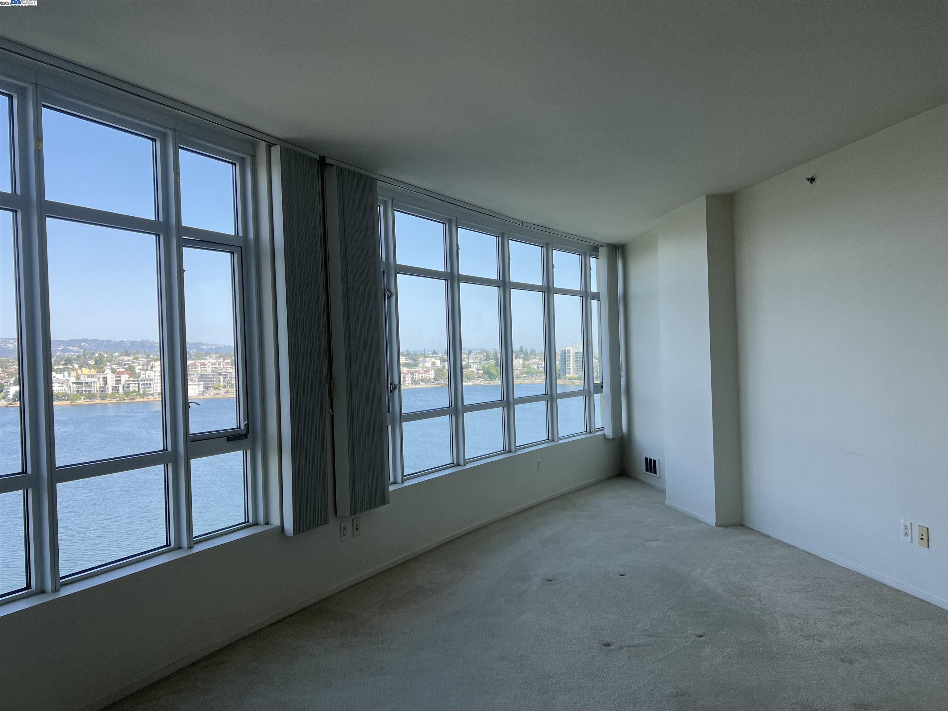 1 Lakeside Dr # 821