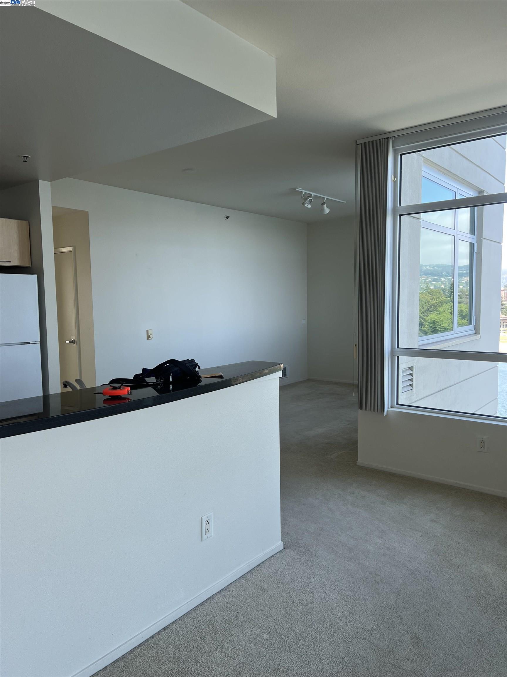 1 Lakeside Dr # 821