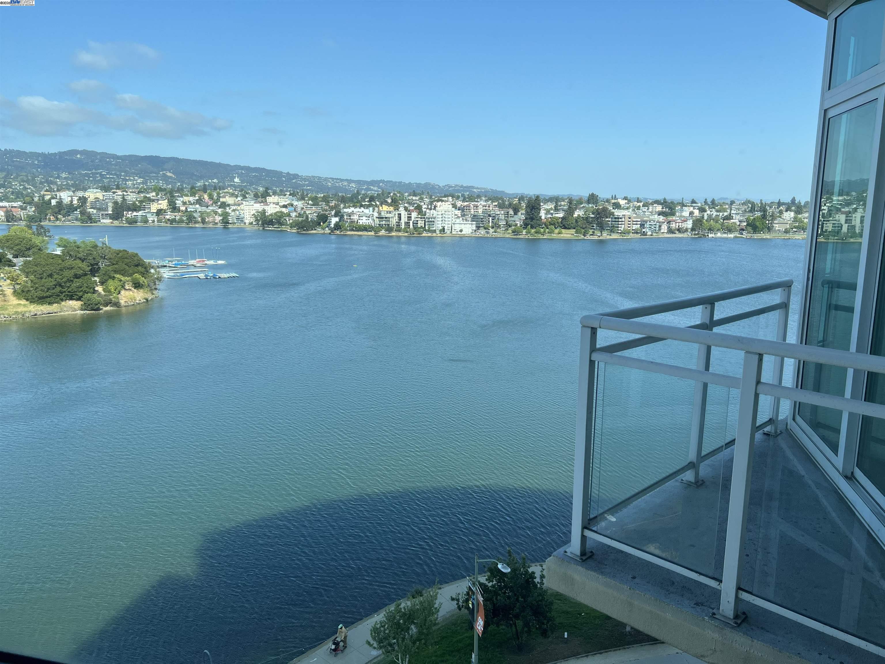 1 Lakeside Dr # 821