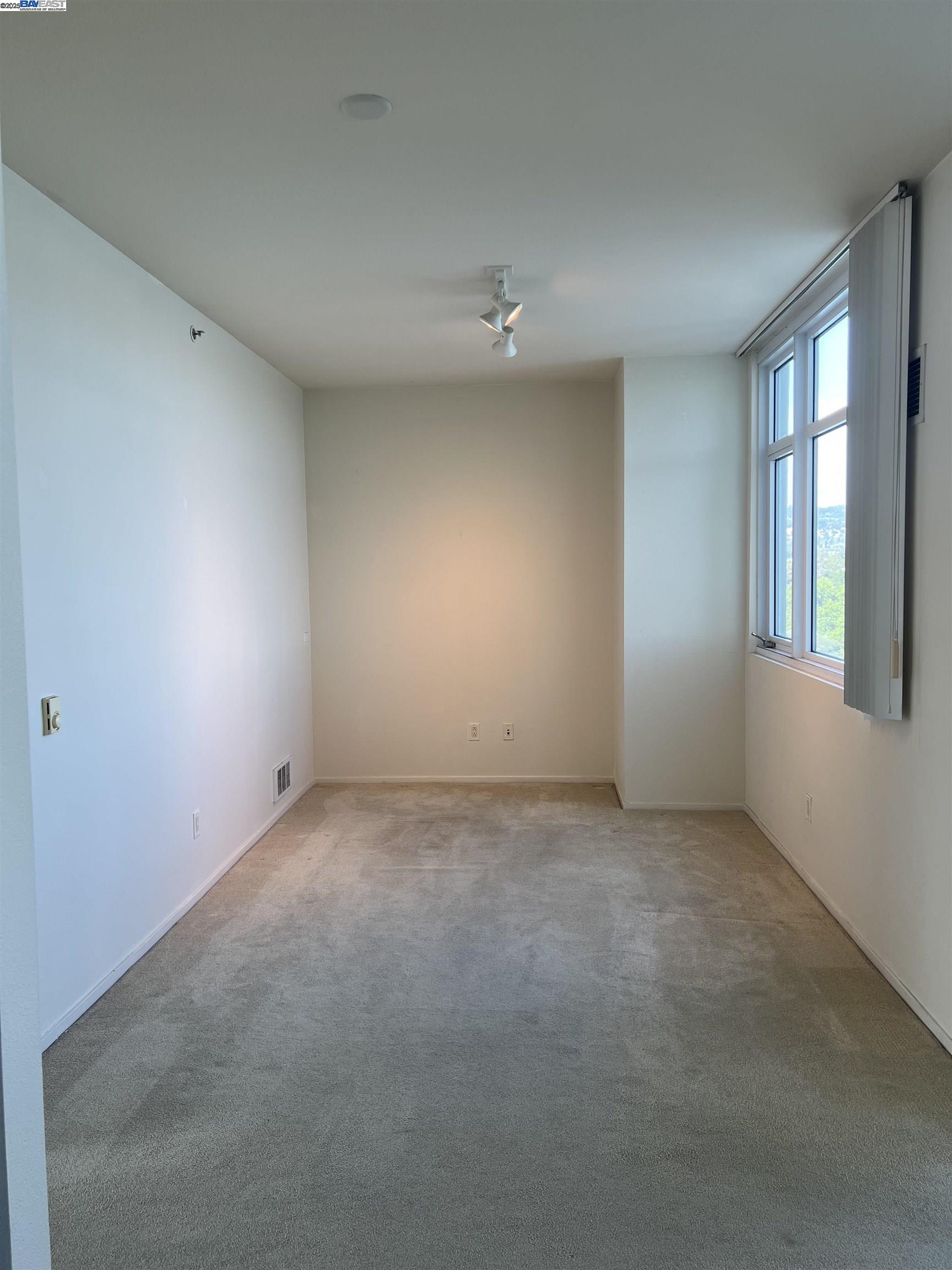1 Lakeside Dr # 821