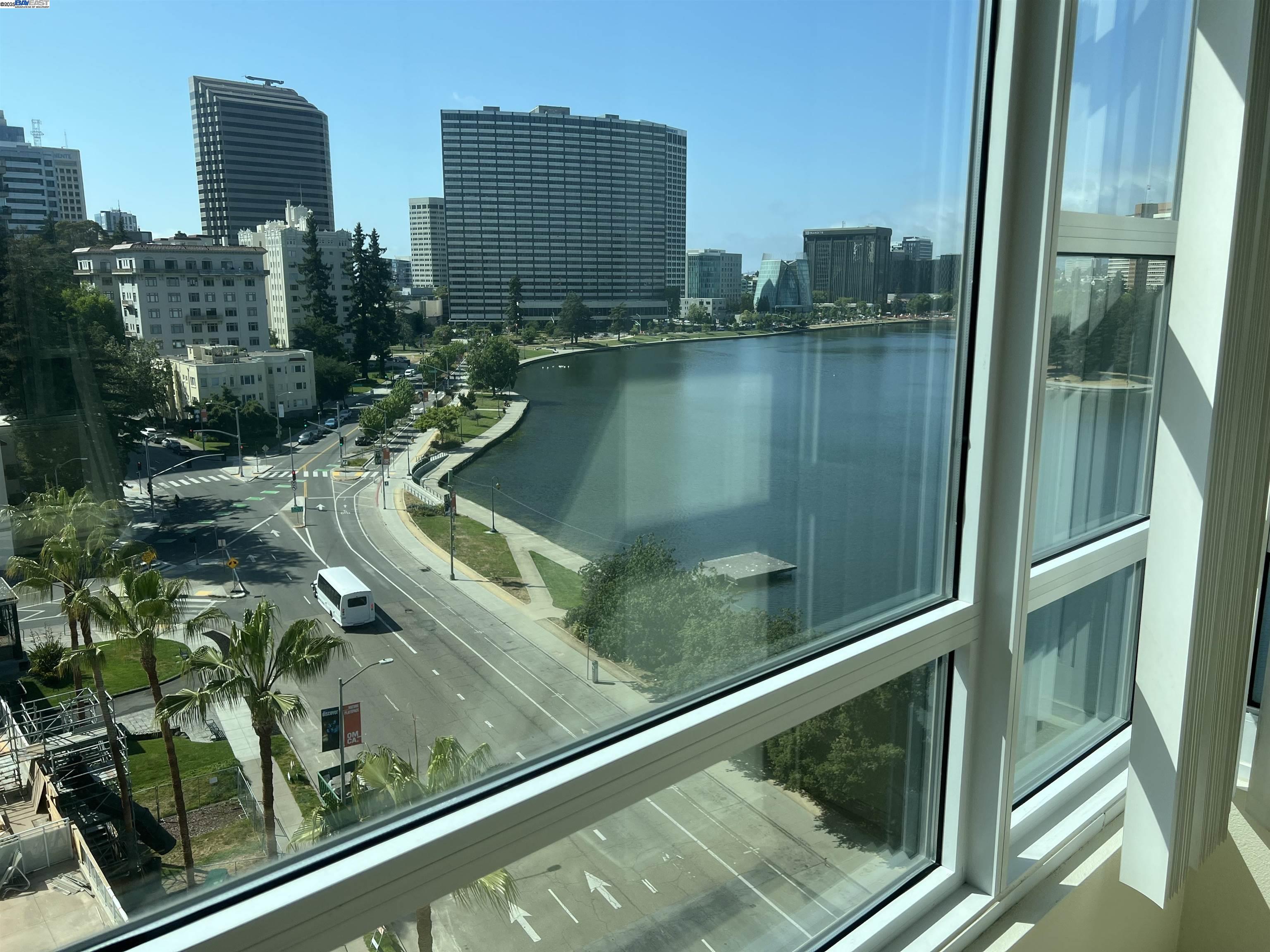 1 Lakeside Dr # 821