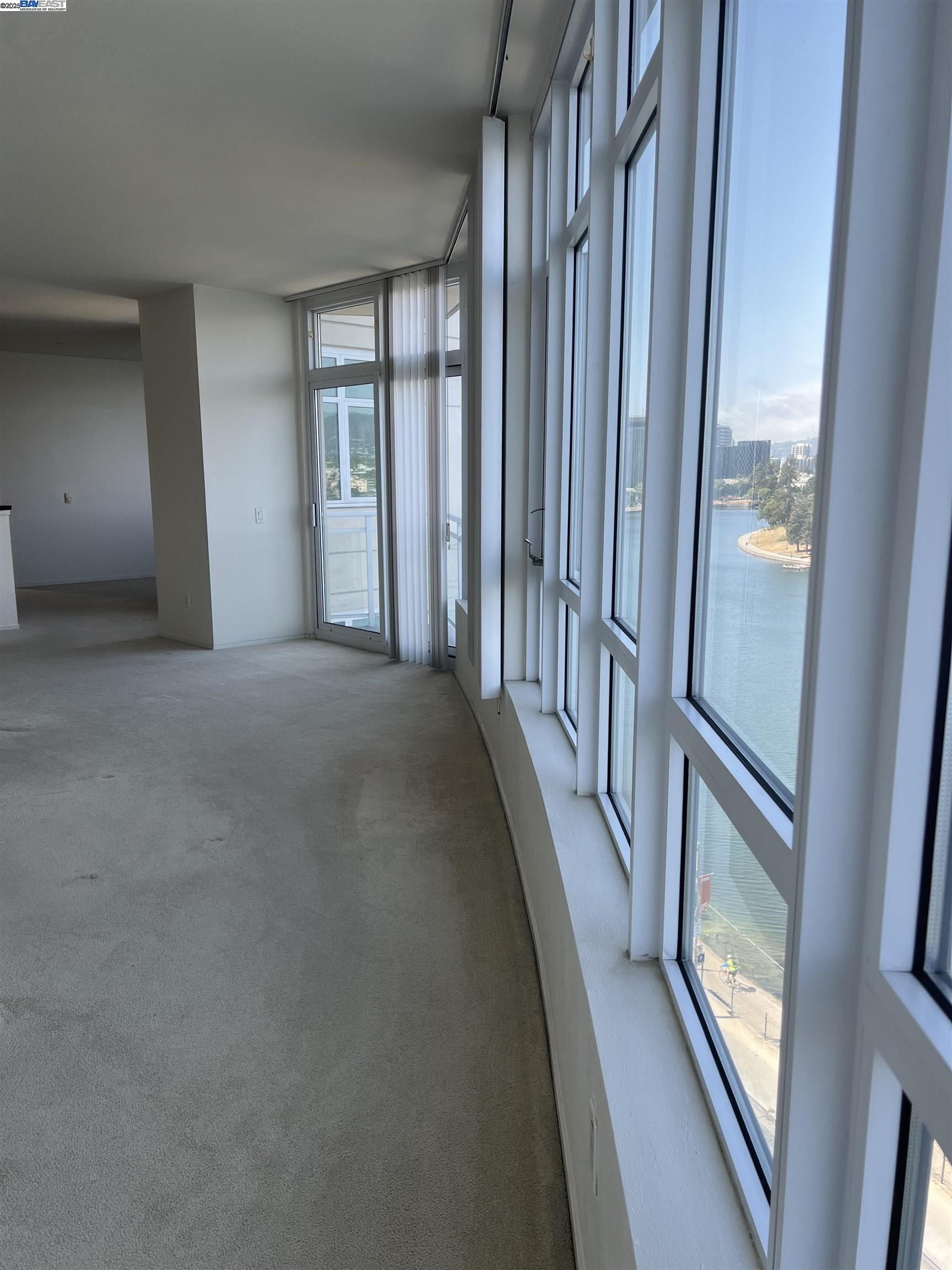 1 Lakeside Dr # 821