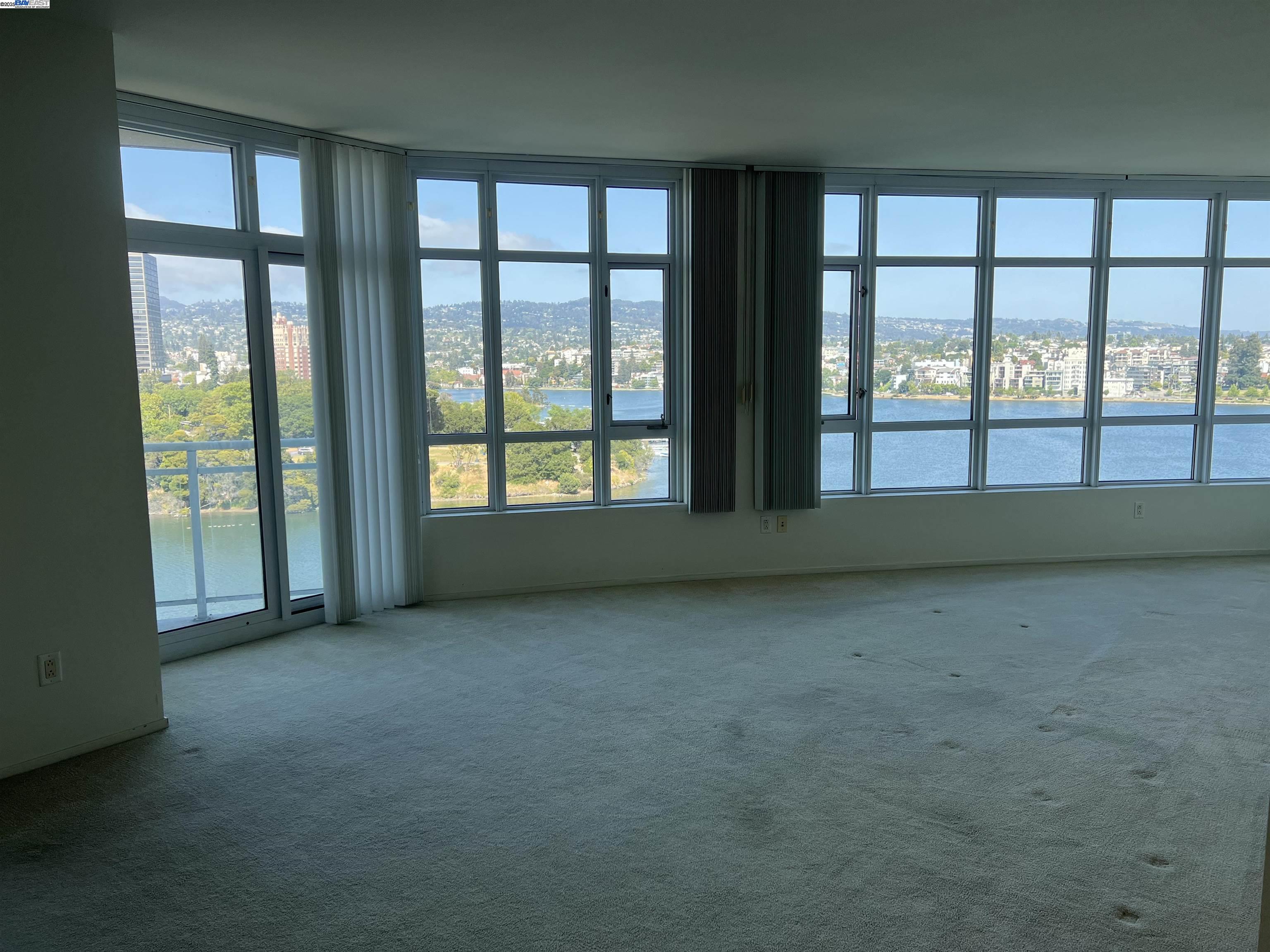 1 Lakeside Dr # 821