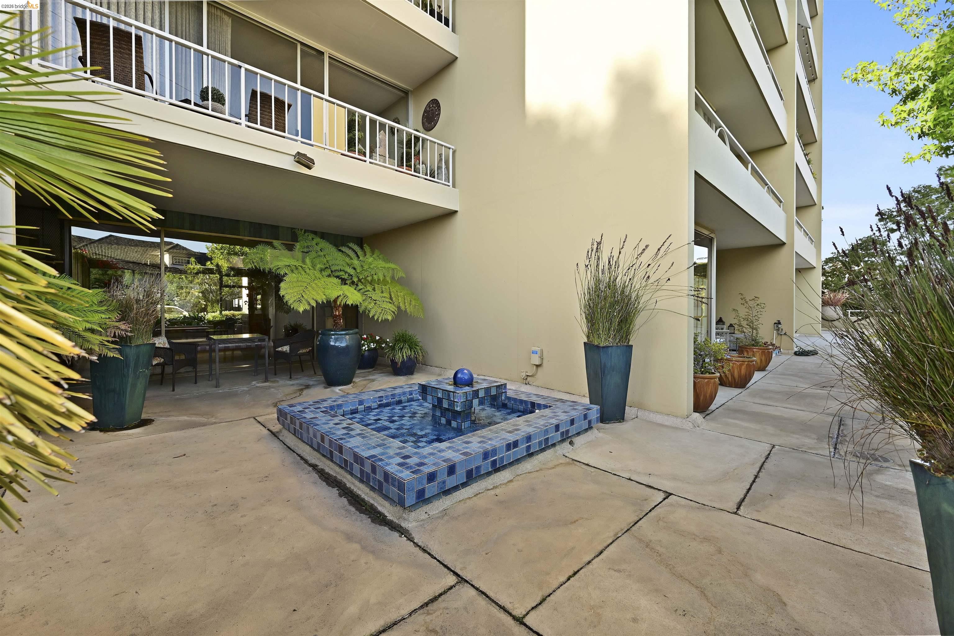 320 Lee St # 405