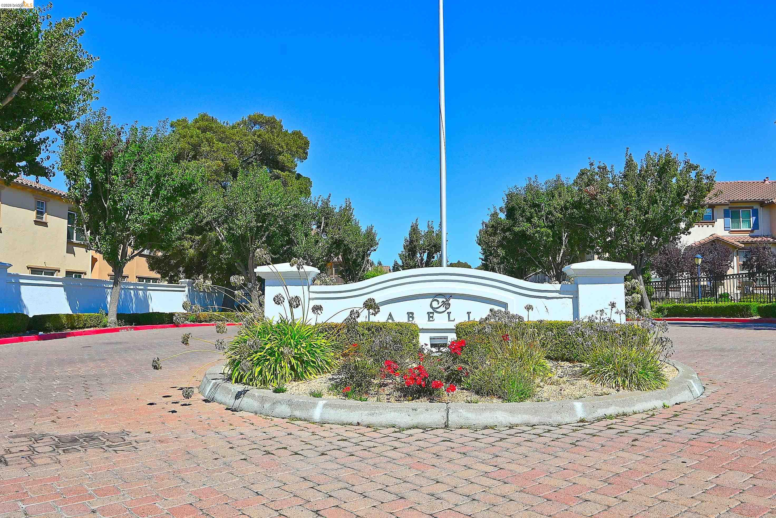 215 Santa Barbara St