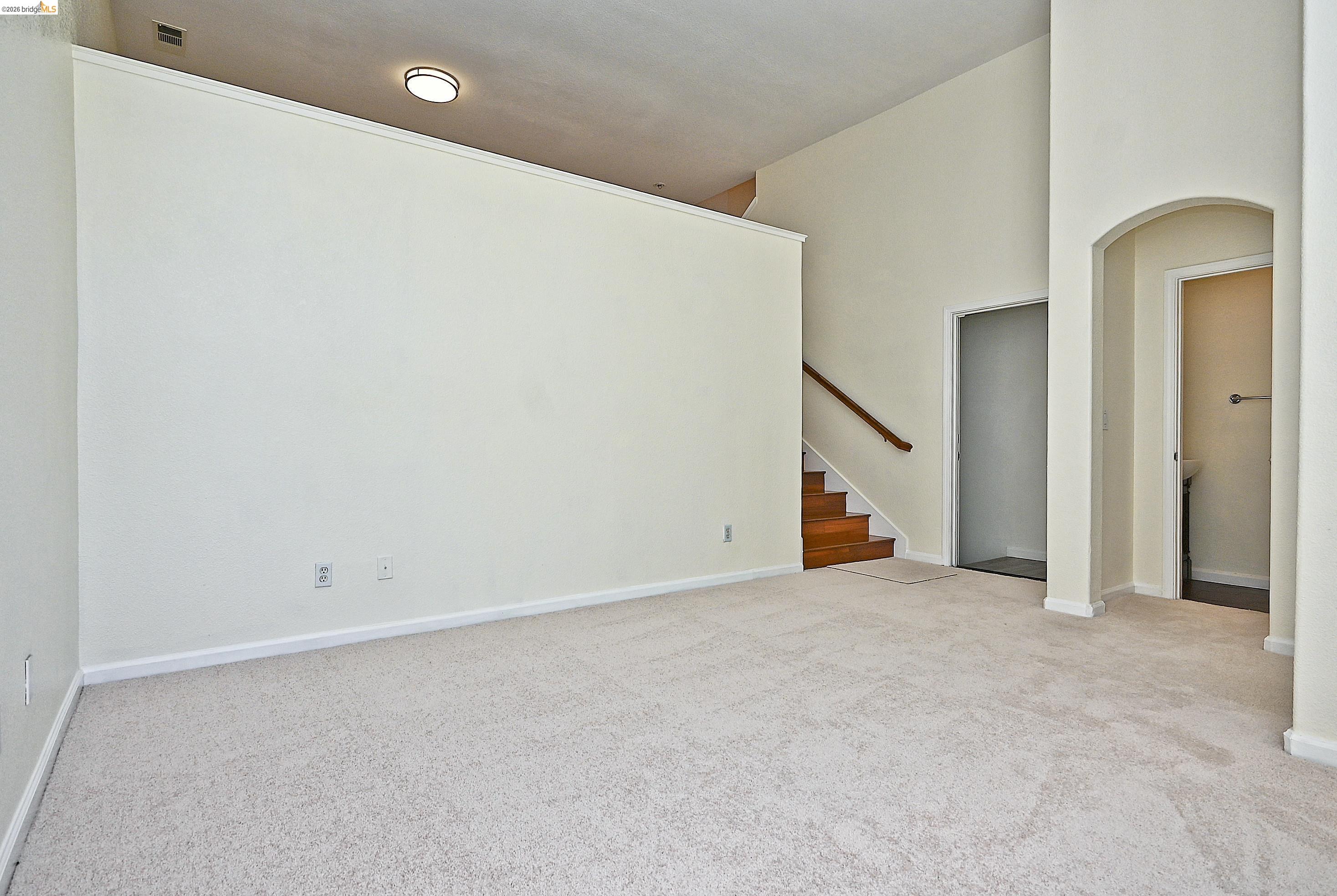 215 Santa Barbara St
