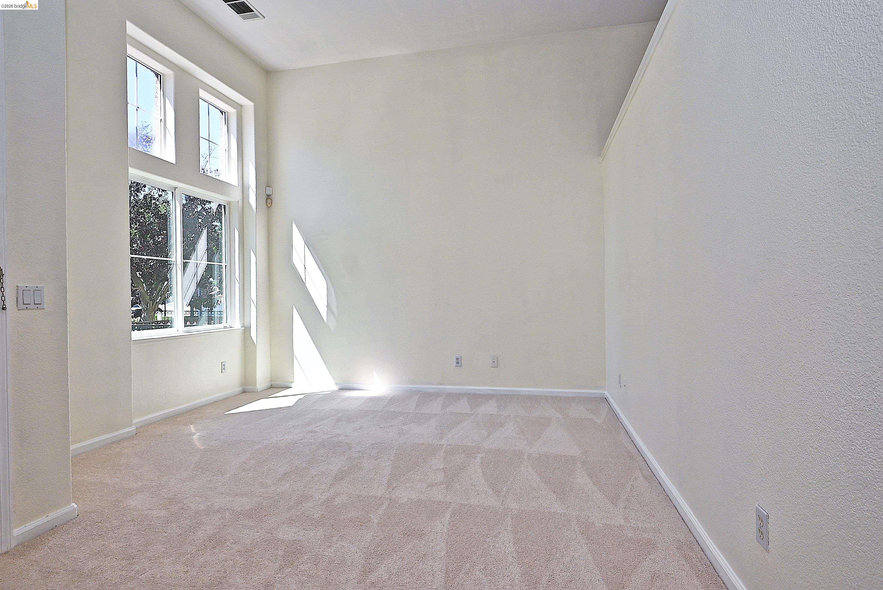 215 Santa Barbara St