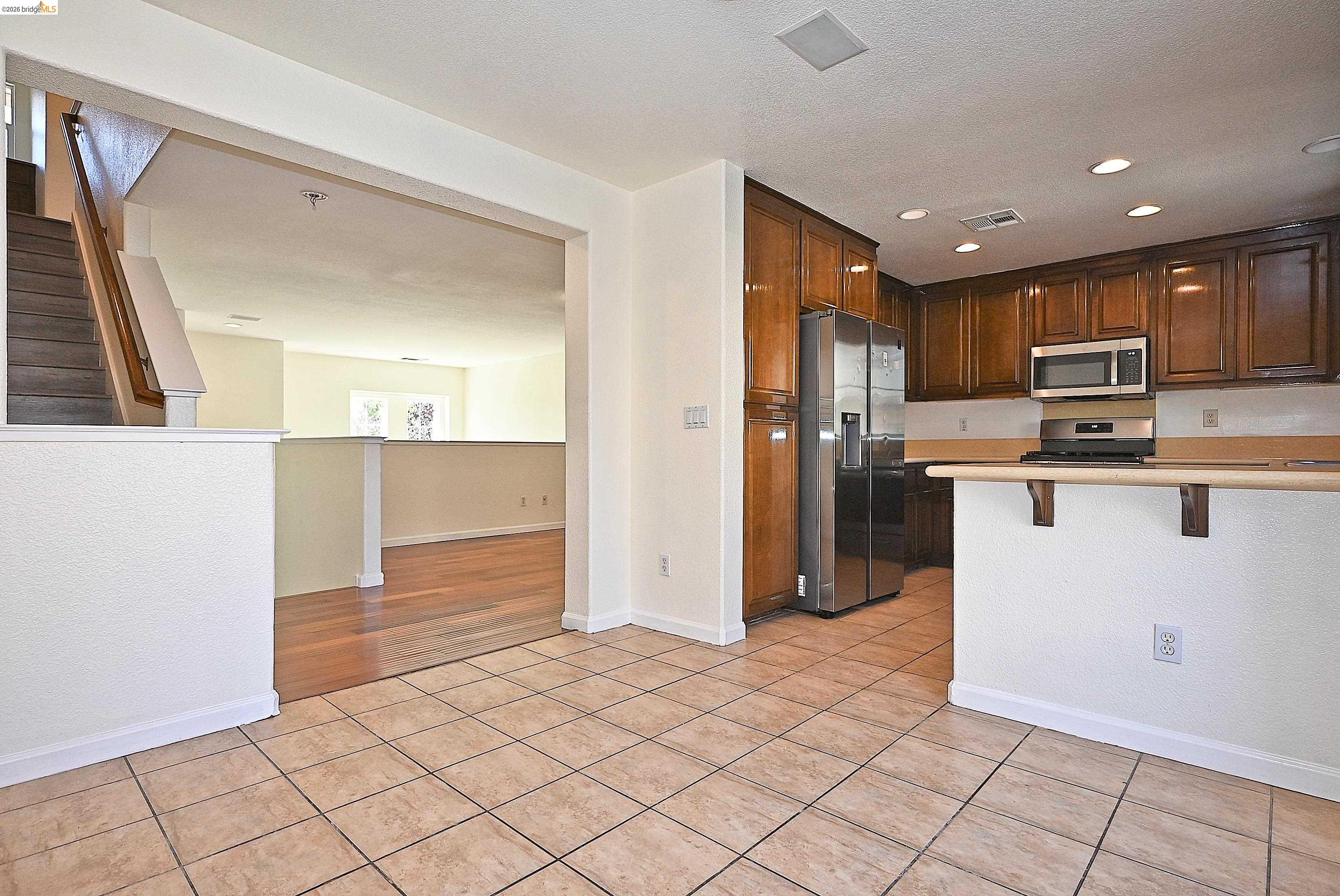 215 Santa Barbara St