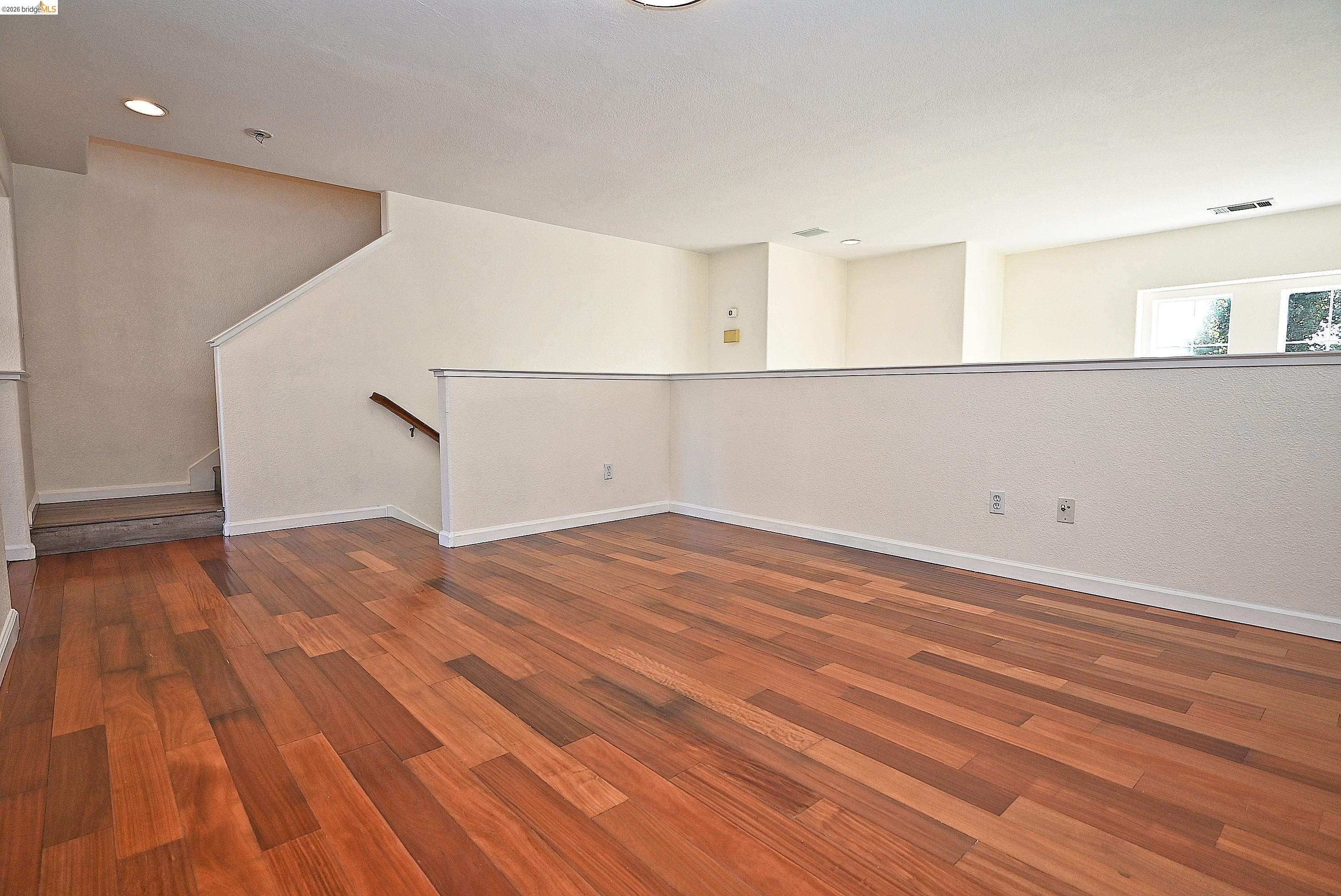 215 Santa Barbara St