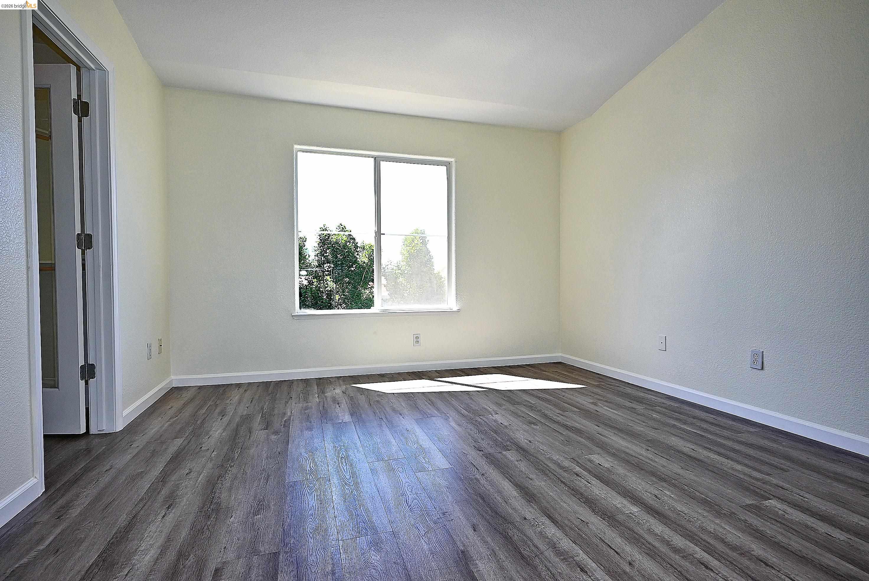 215 Santa Barbara St