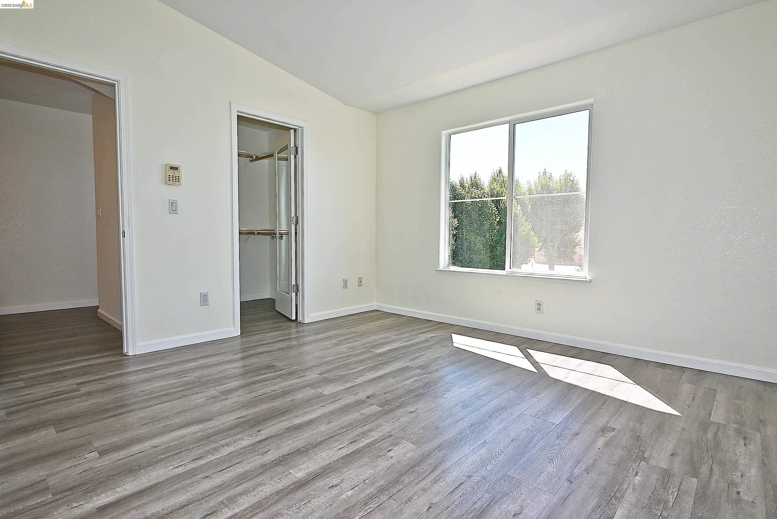 215 Santa Barbara St