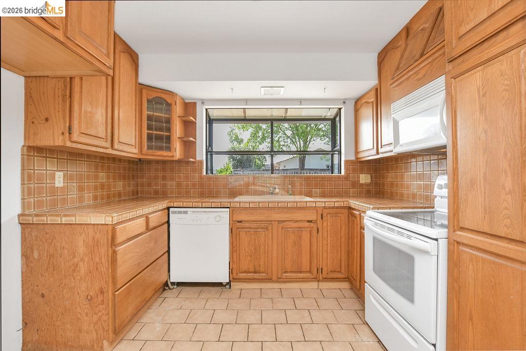 5035 Grimsby Dr