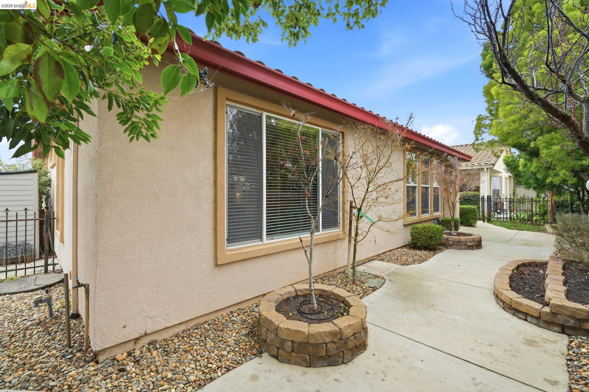 518 American Falls Dr