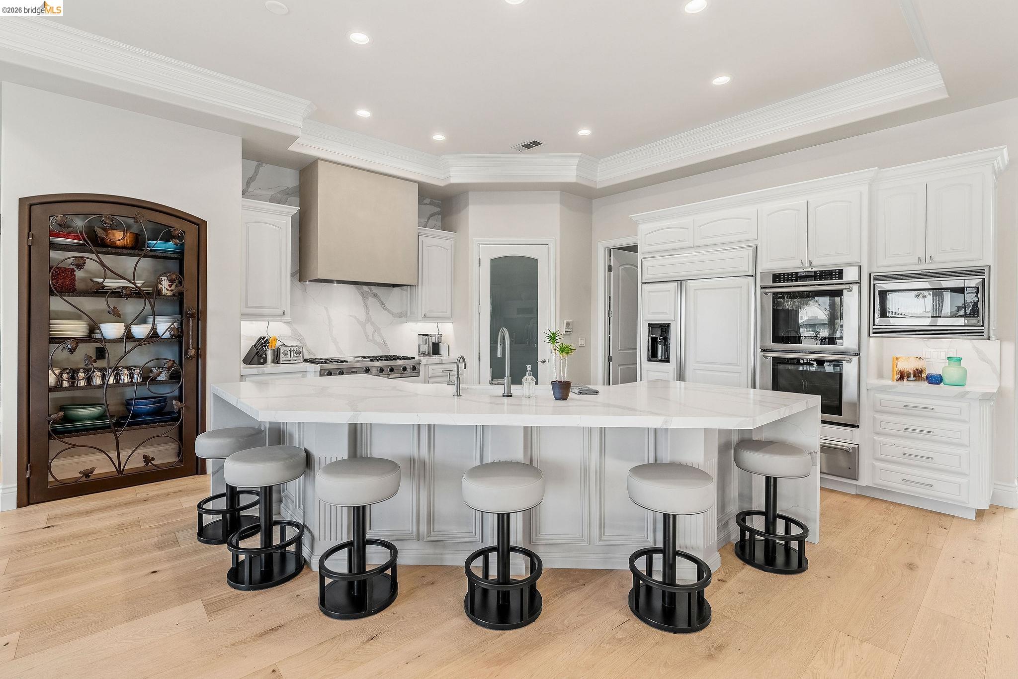 5055 Cabrillo Pt