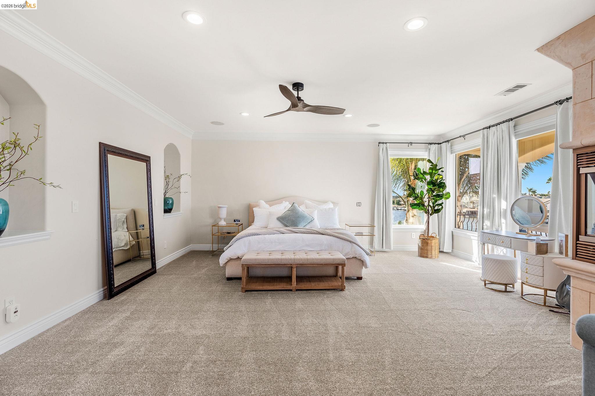5055 Cabrillo Pt