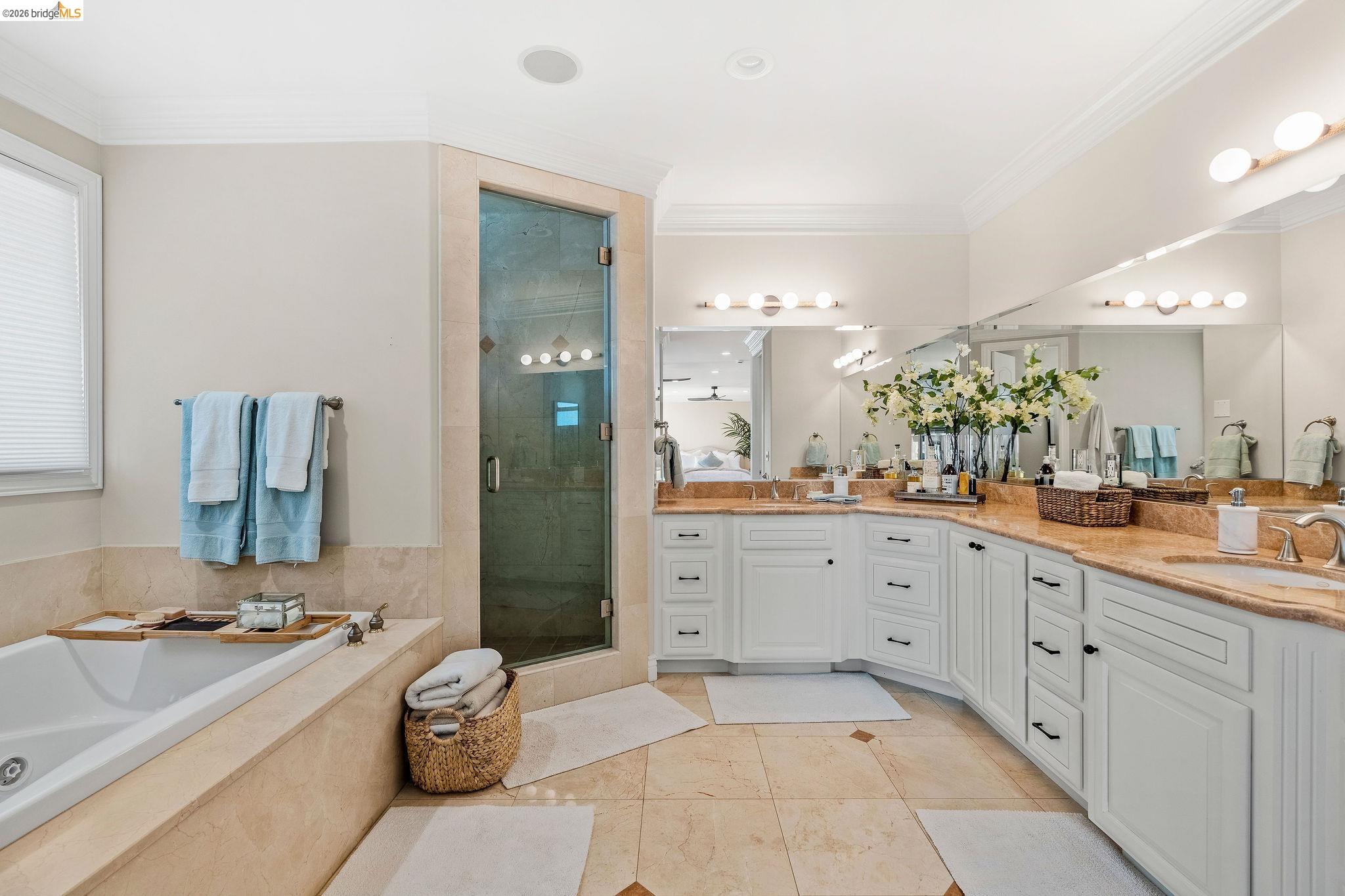5055 Cabrillo Pt